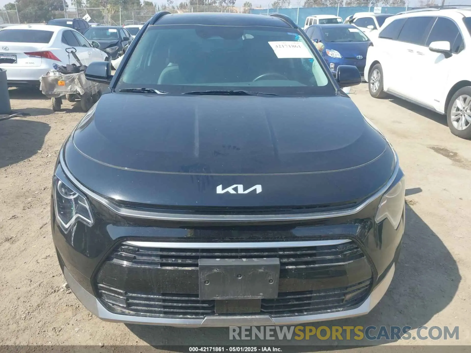 13 Photograph of a damaged car KNDCR3LE2P5037544 KIA NIRO 2023