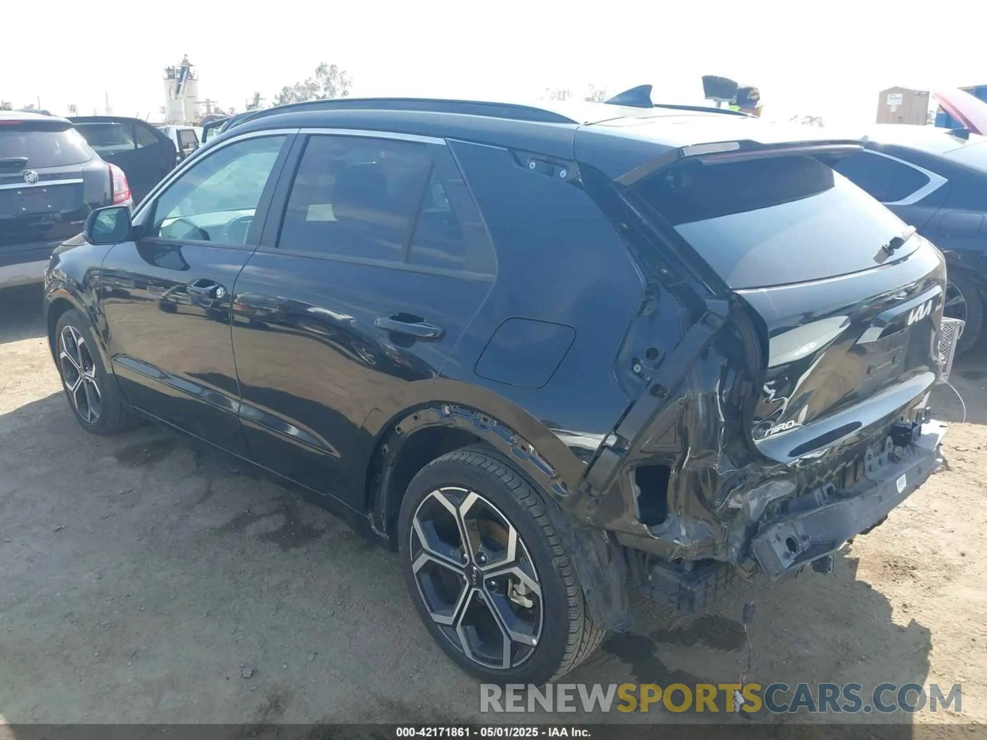 3 Photograph of a damaged car KNDCR3LE2P5037544 KIA NIRO 2023