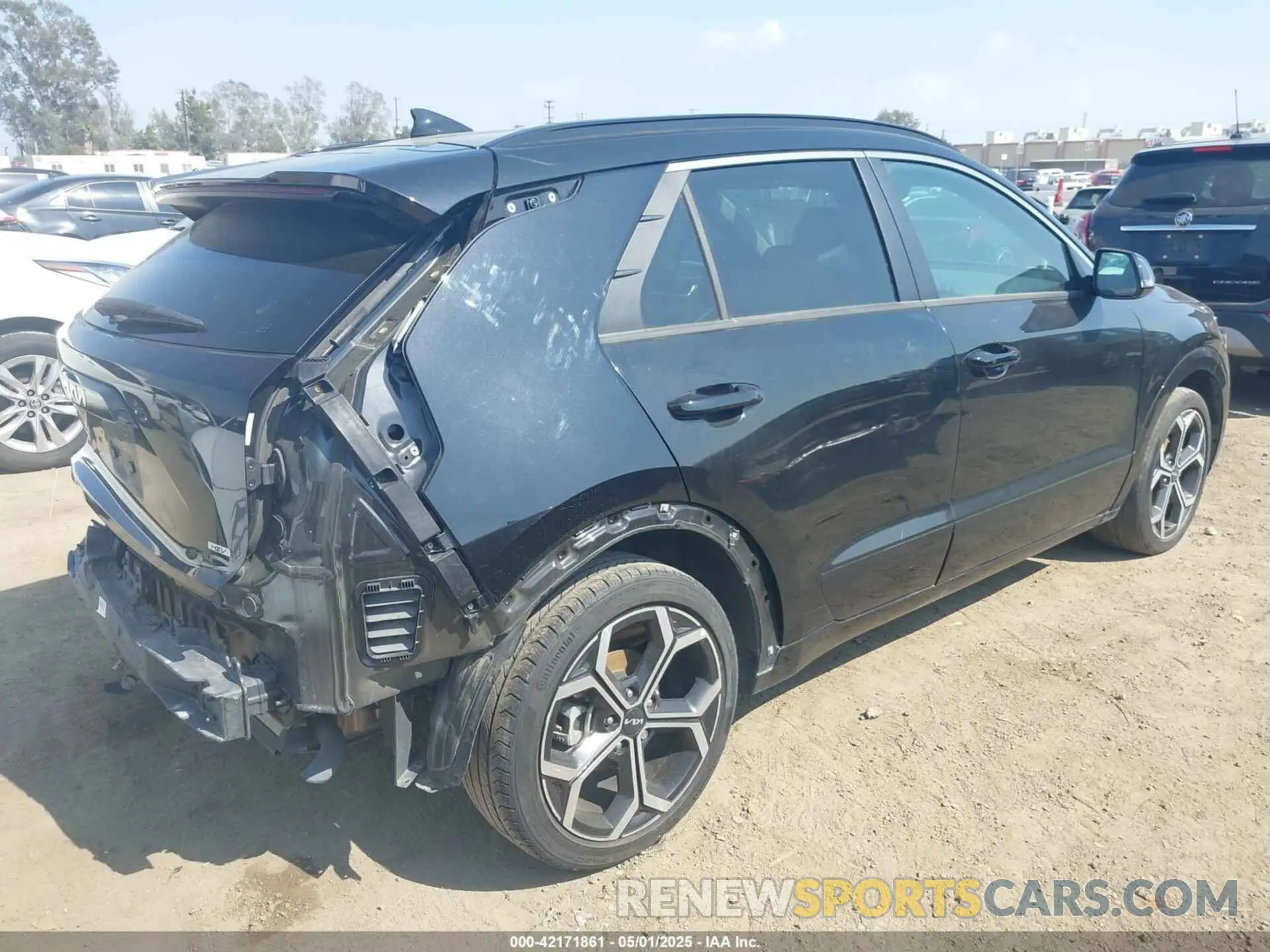 4 Photograph of a damaged car KNDCR3LE2P5037544 KIA NIRO 2023