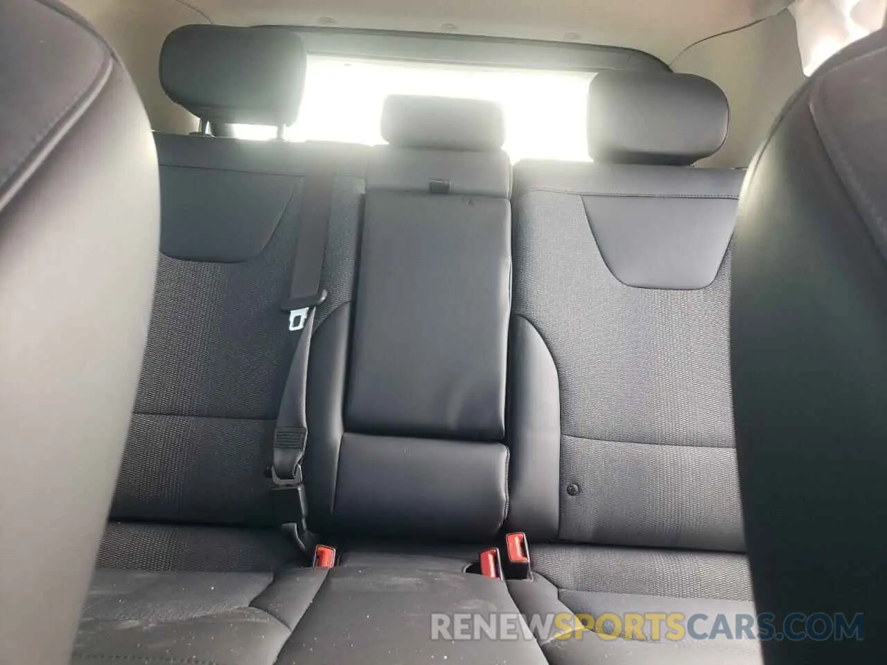 10 Photograph of a damaged car KNDCR3LE2P5073492 KIA NIRO 2023