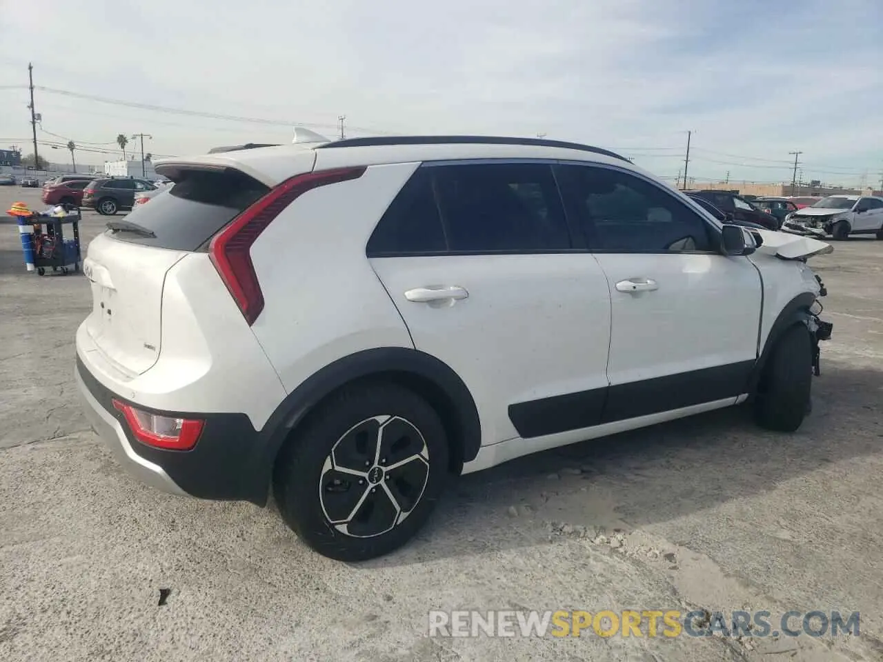 3 Photograph of a damaged car KNDCR3LE2P5073492 KIA NIRO 2023