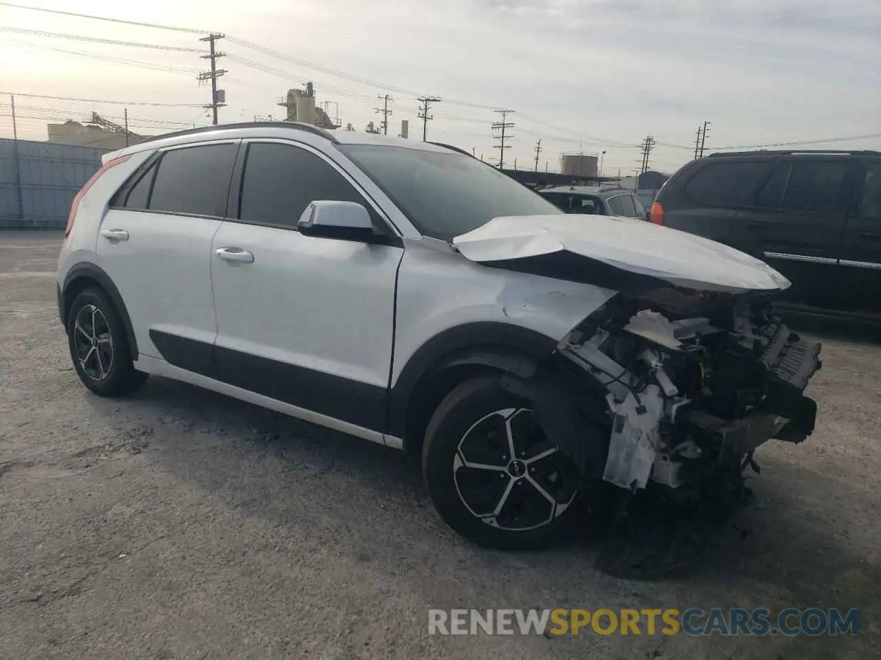 4 Photograph of a damaged car KNDCR3LE2P5073492 KIA NIRO 2023