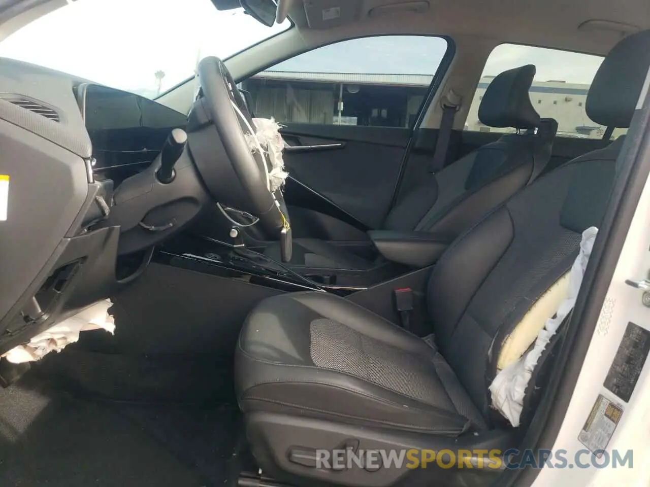 7 Photograph of a damaged car KNDCR3LE2P5073492 KIA NIRO 2023