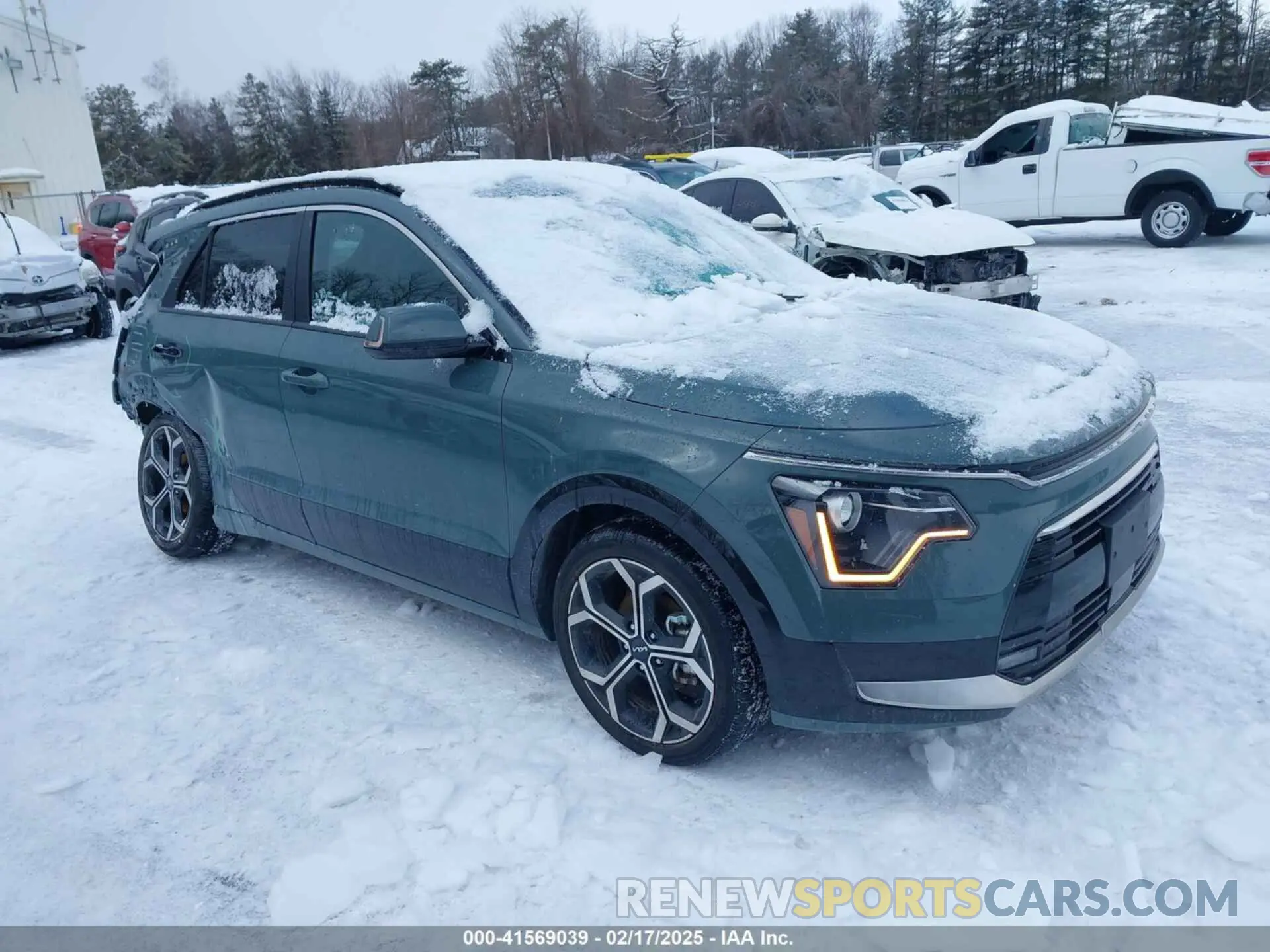 1 Photograph of a damaged car KNDCR3LE4P5037996 KIA NIRO 2023
