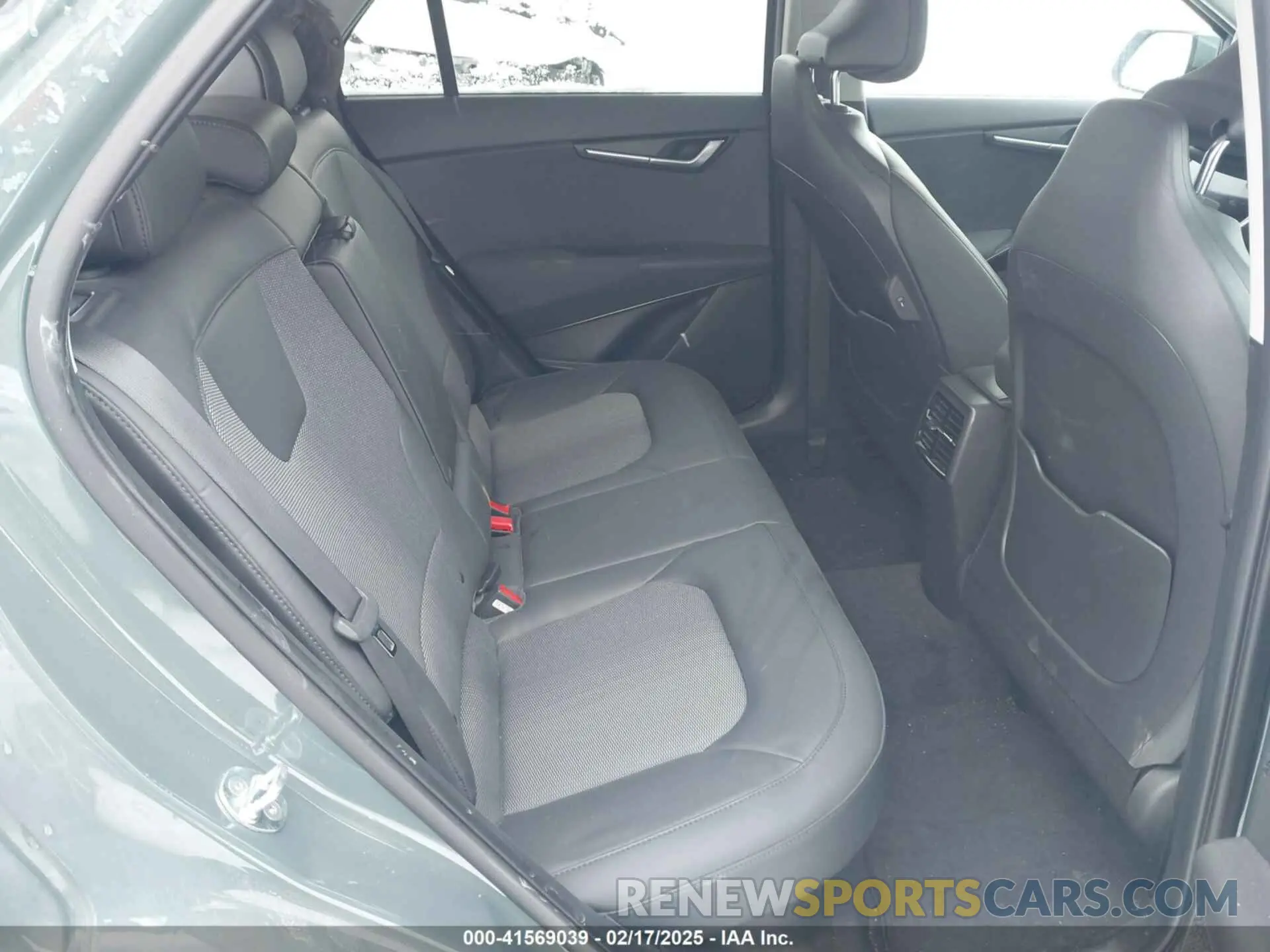 8 Photograph of a damaged car KNDCR3LE4P5037996 KIA NIRO 2023