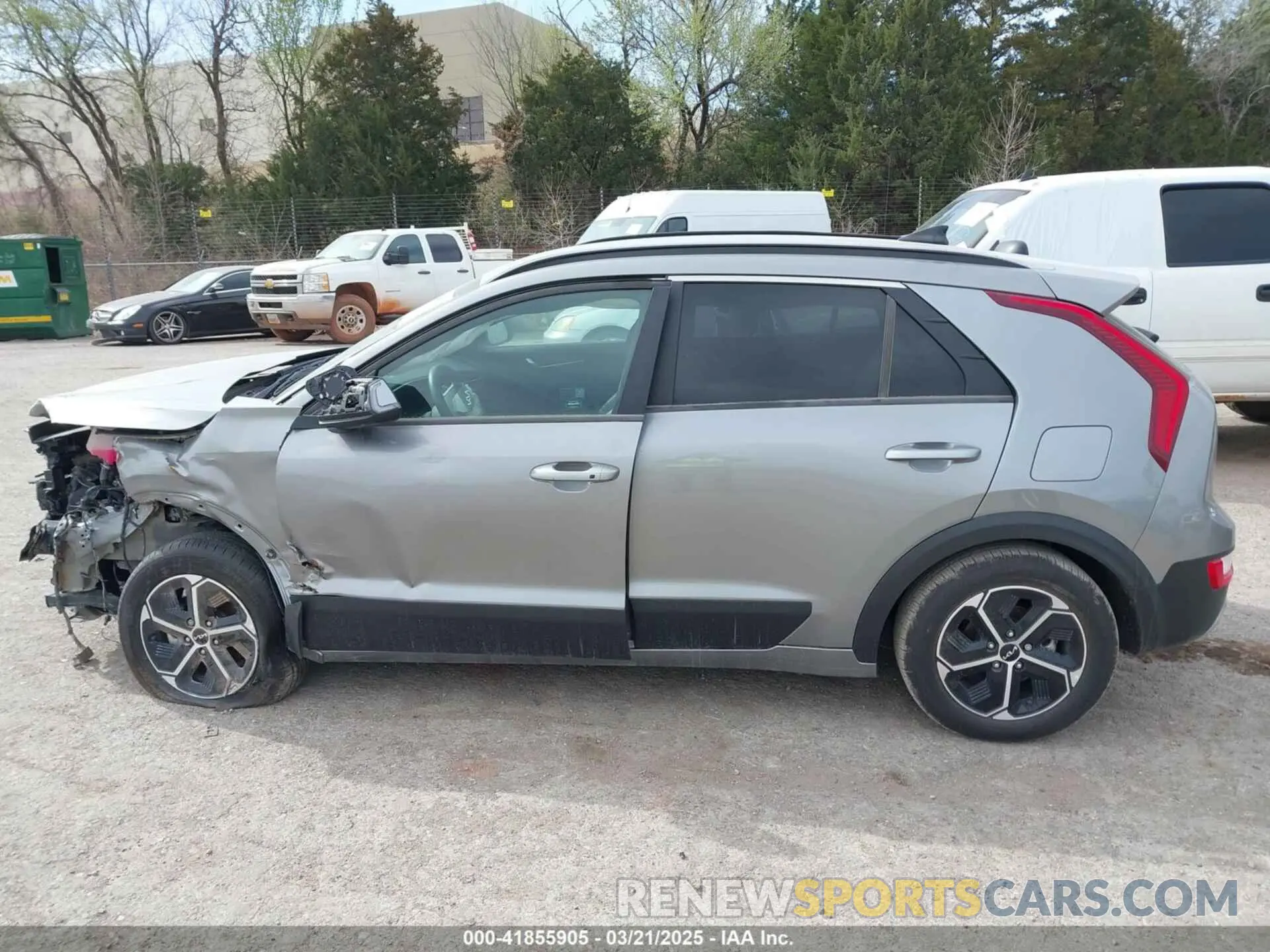 14 Photograph of a damaged car KNDCR3LE4P5052465 KIA NIRO 2023