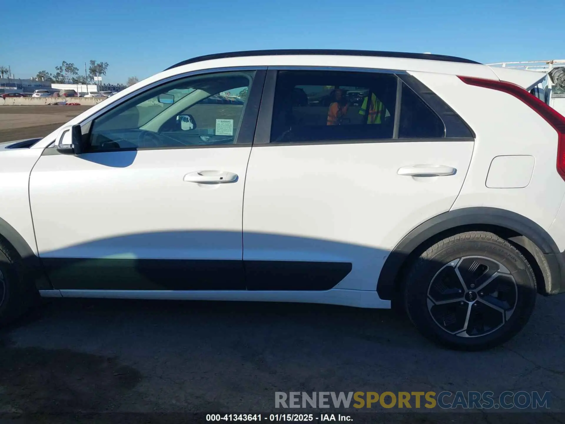 15 Фотография поврежденного автомобиля KNDCR3LE4P5075812 KIA NIRO 2023