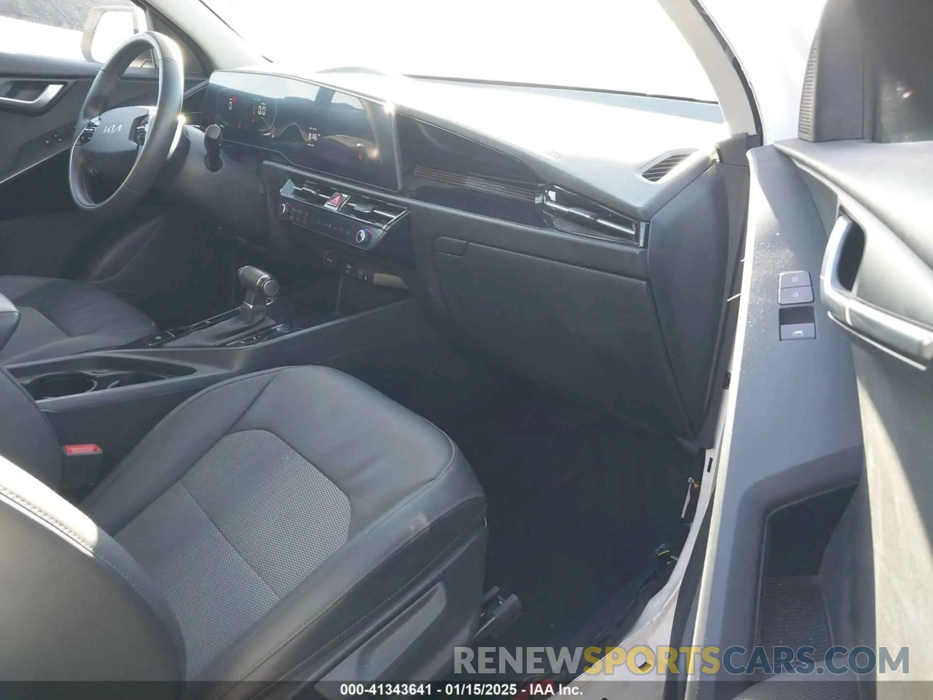 5 Фотография поврежденного автомобиля KNDCR3LE4P5075812 KIA NIRO 2023