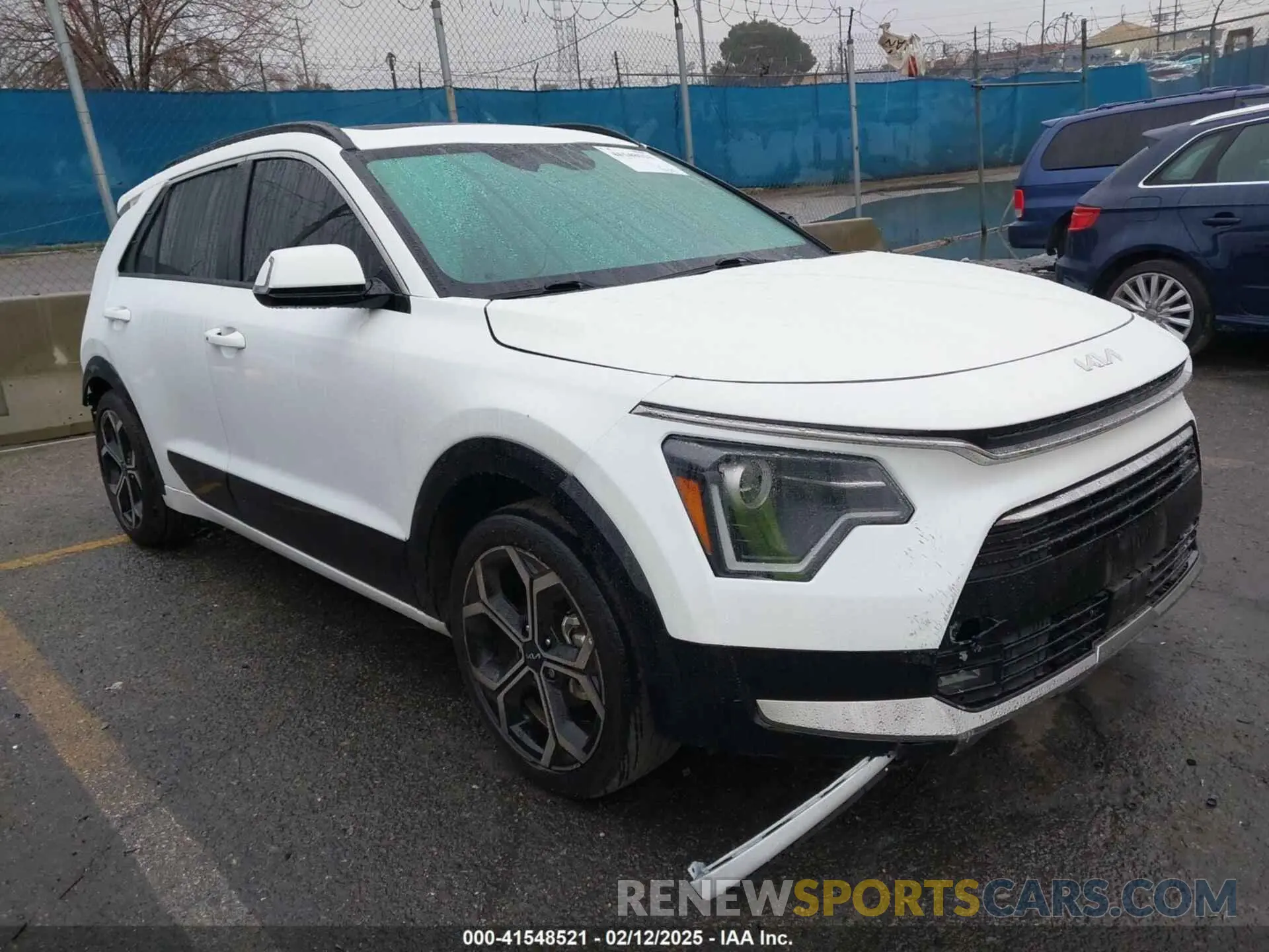 1 Photograph of a damaged car KNDCR3LE5P5033858 KIA NIRO 2023