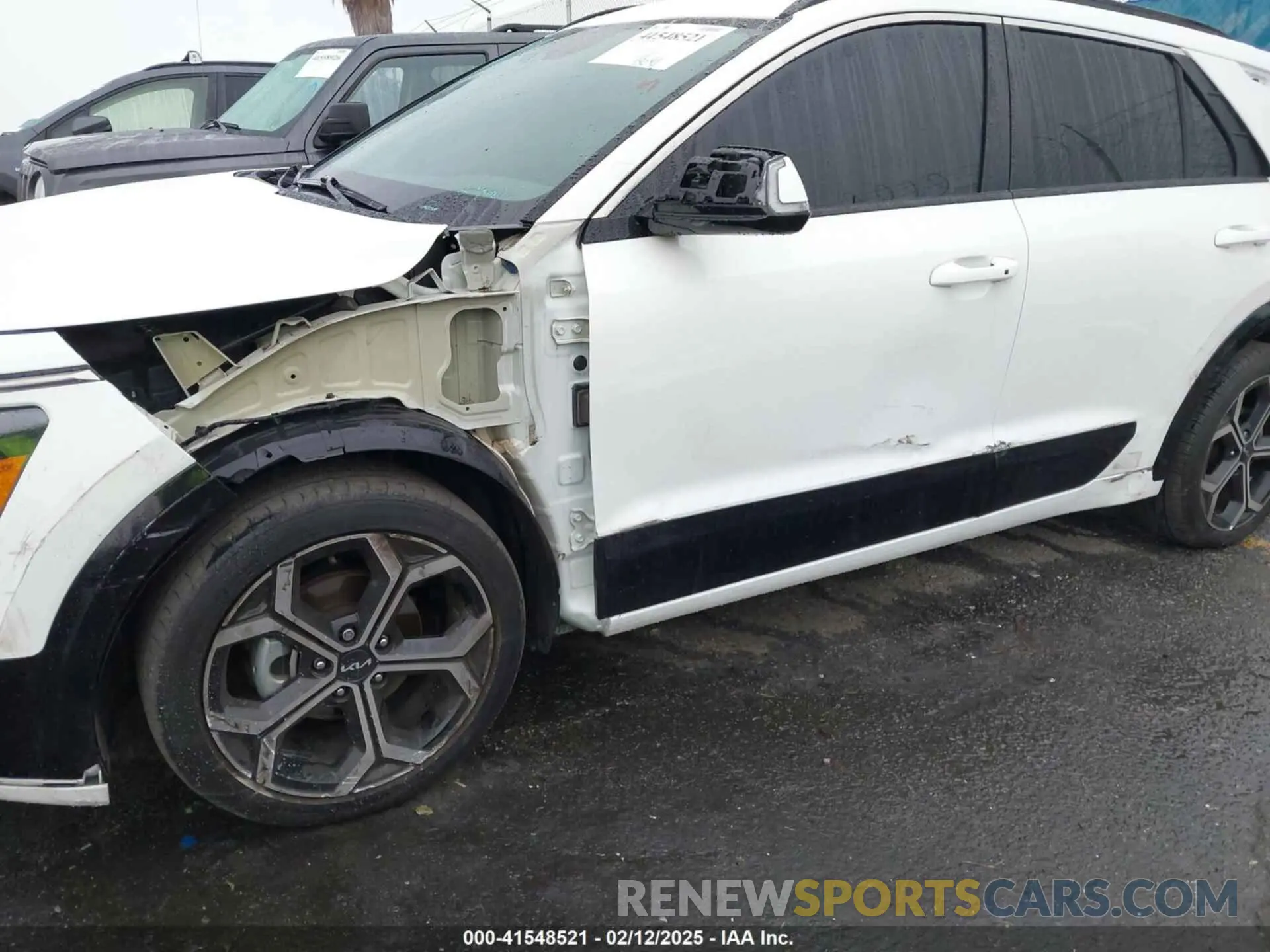 6 Photograph of a damaged car KNDCR3LE5P5033858 KIA NIRO 2023