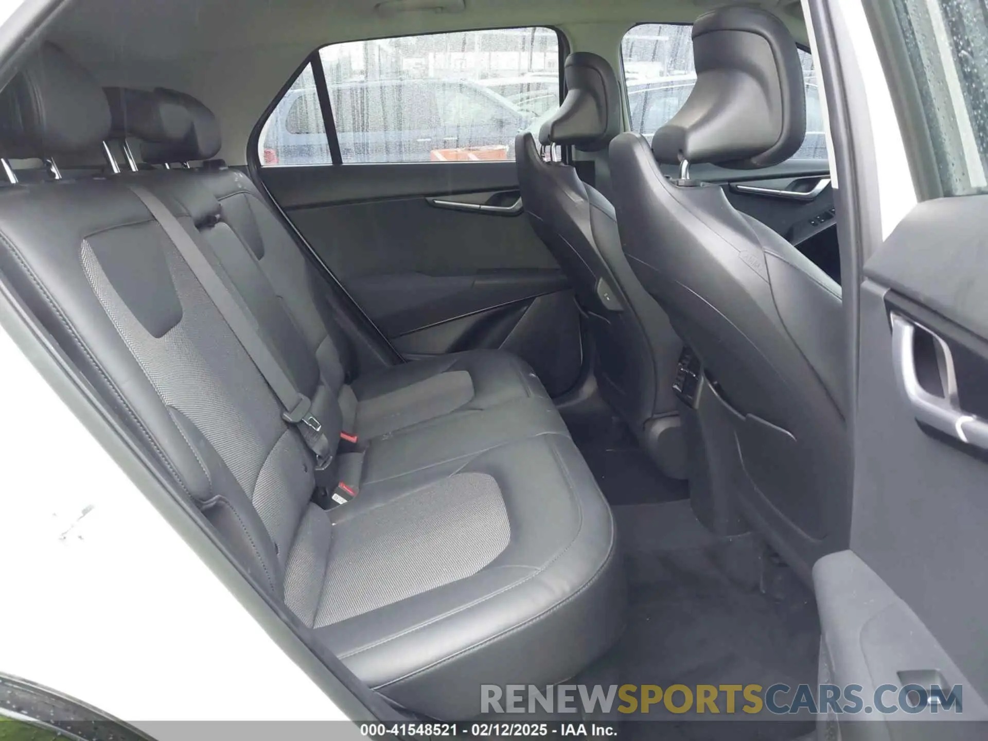 8 Photograph of a damaged car KNDCR3LE5P5033858 KIA NIRO 2023