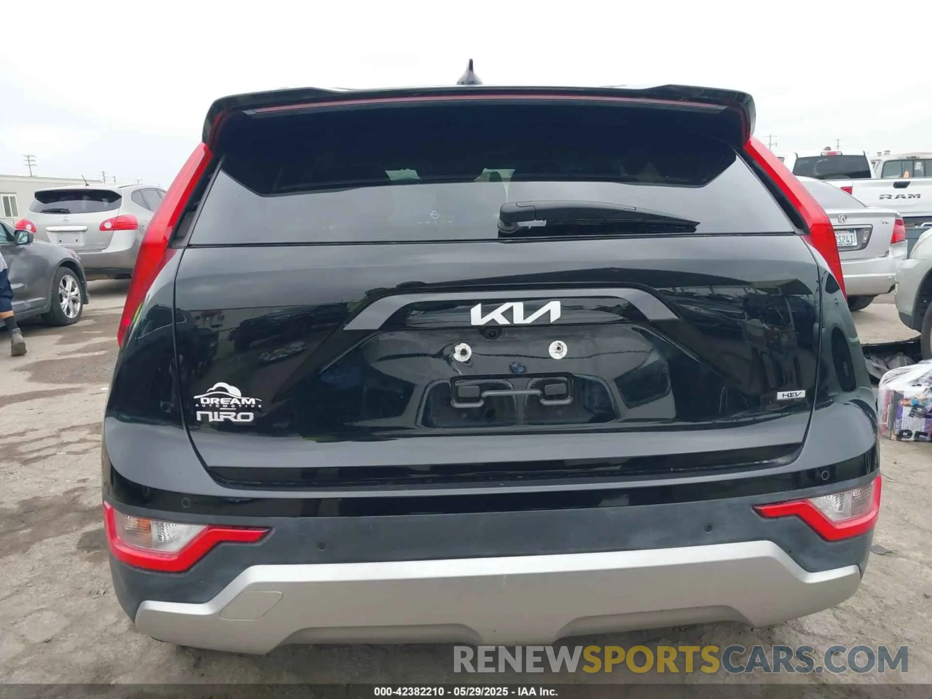17 Фотография поврежденного автомобиля KNDCR3LE6P5050216 KIA NIRO 2023