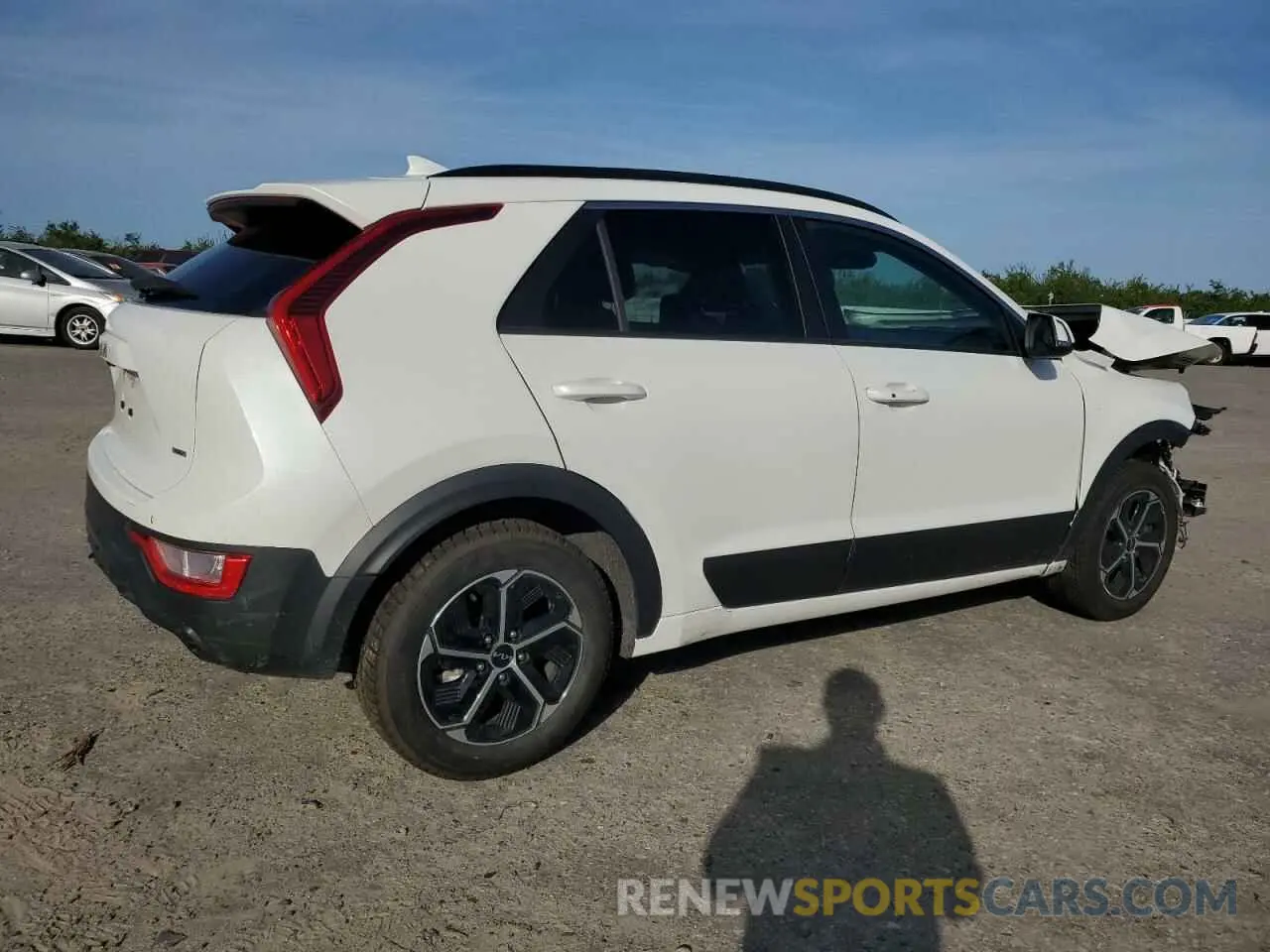 3 Photograph of a damaged car KNDCR3LE6P5053407 KIA NIRO 2023
