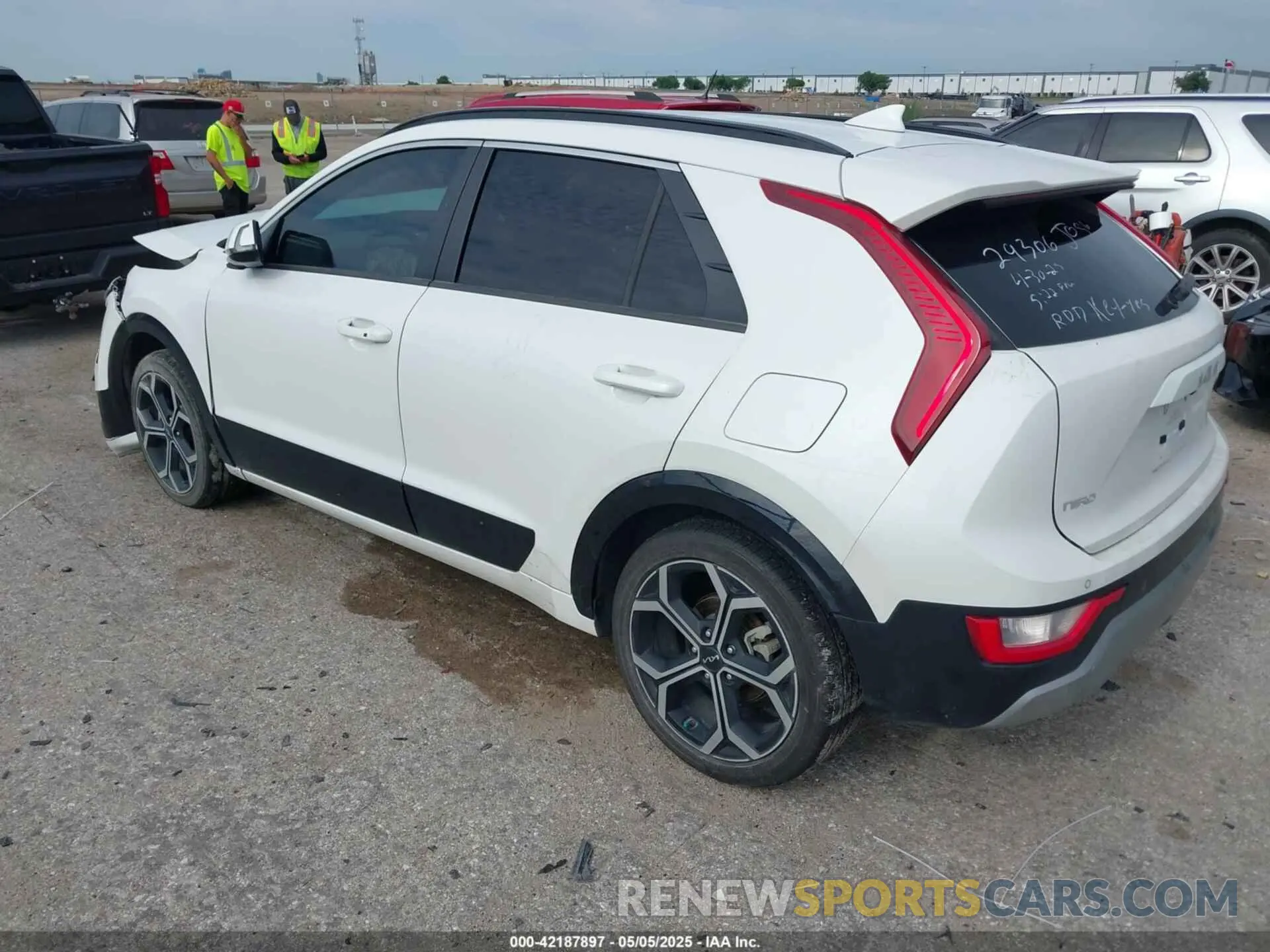 3 Фотография поврежденного автомобиля KNDCR3LE7P5060883 KIA NIRO 2023
