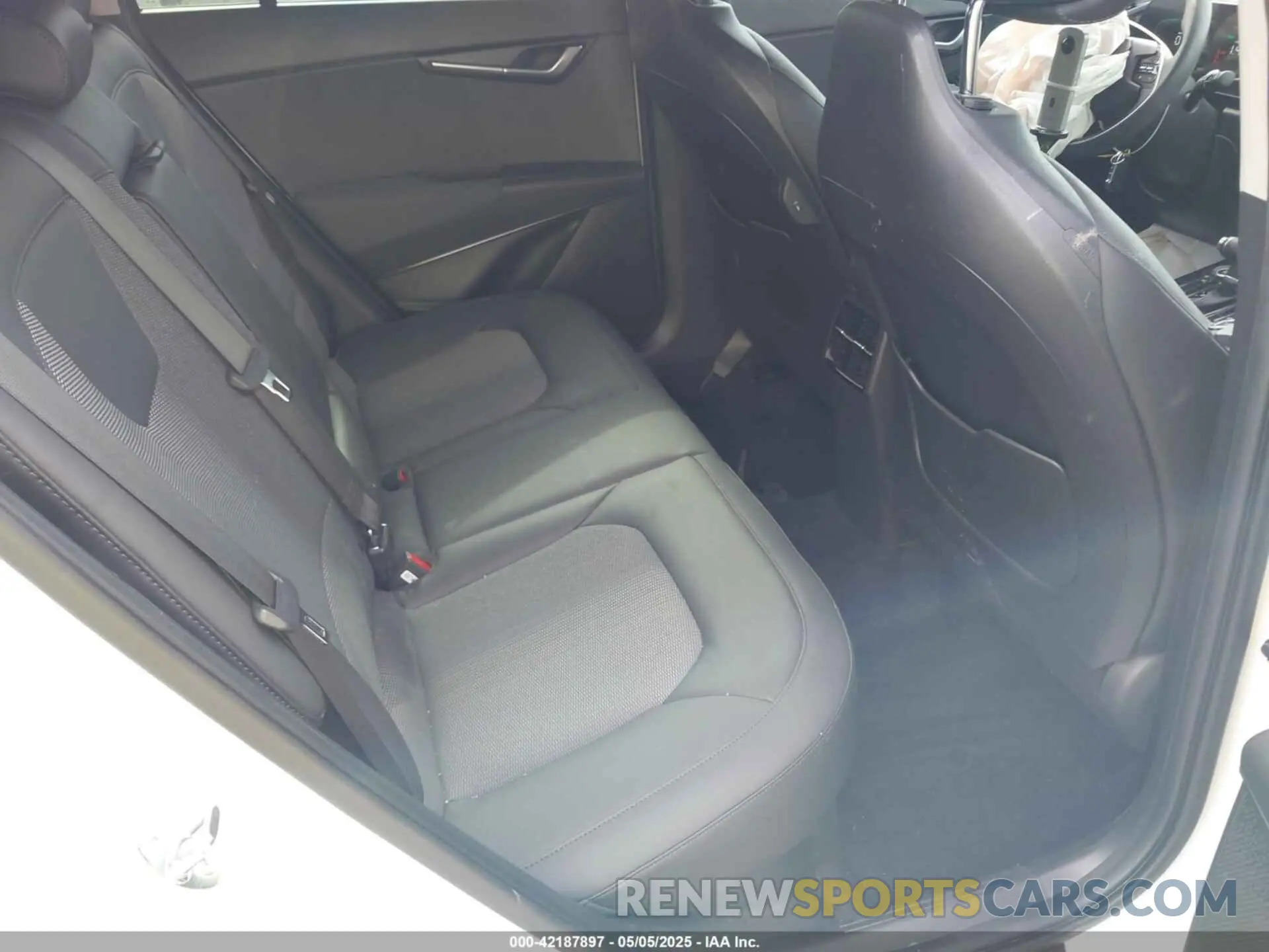 8 Фотография поврежденного автомобиля KNDCR3LE7P5060883 KIA NIRO 2023