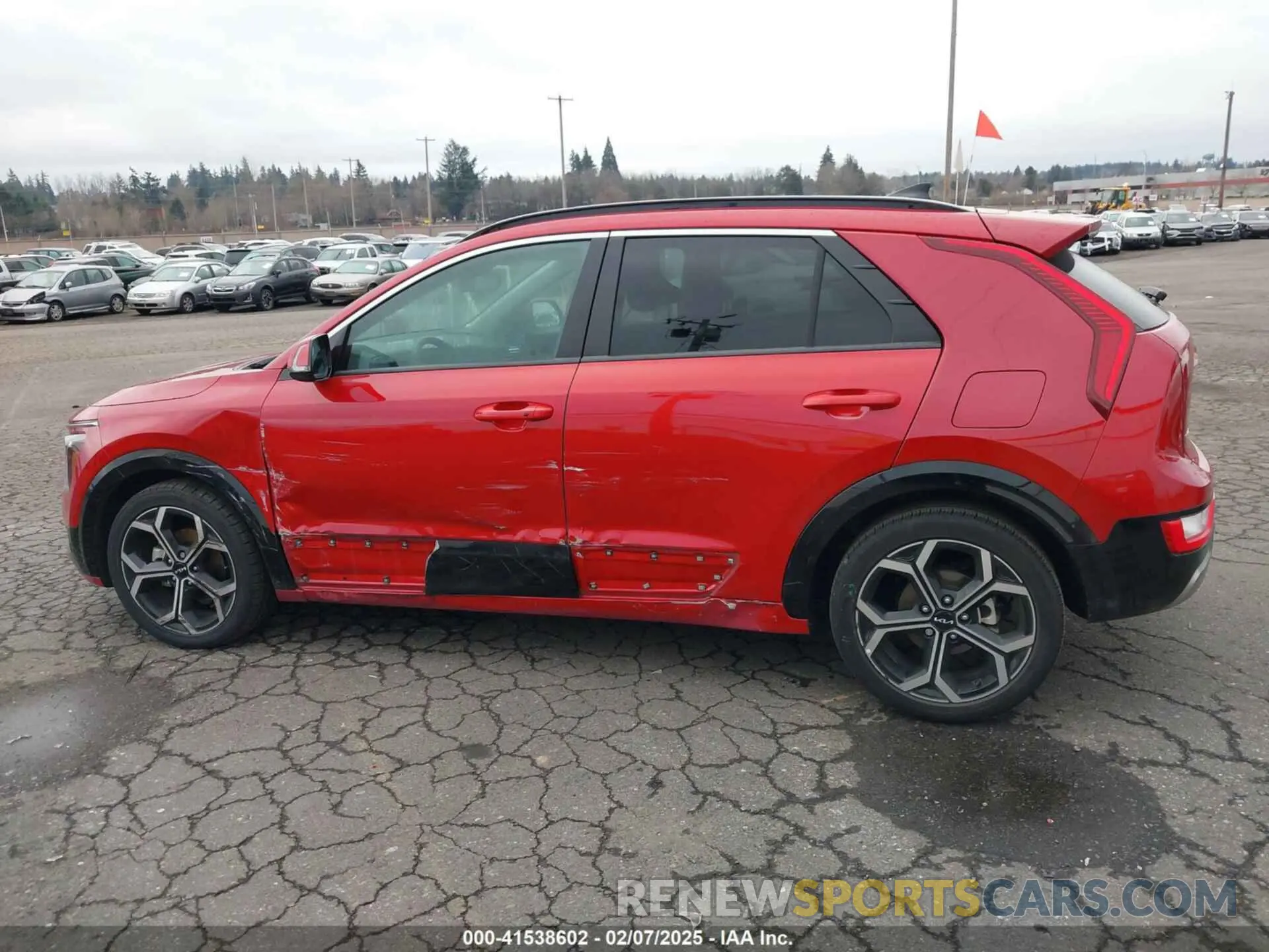 14 Фотография поврежденного автомобиля KNDCR3LE8P5040383 KIA NIRO 2023