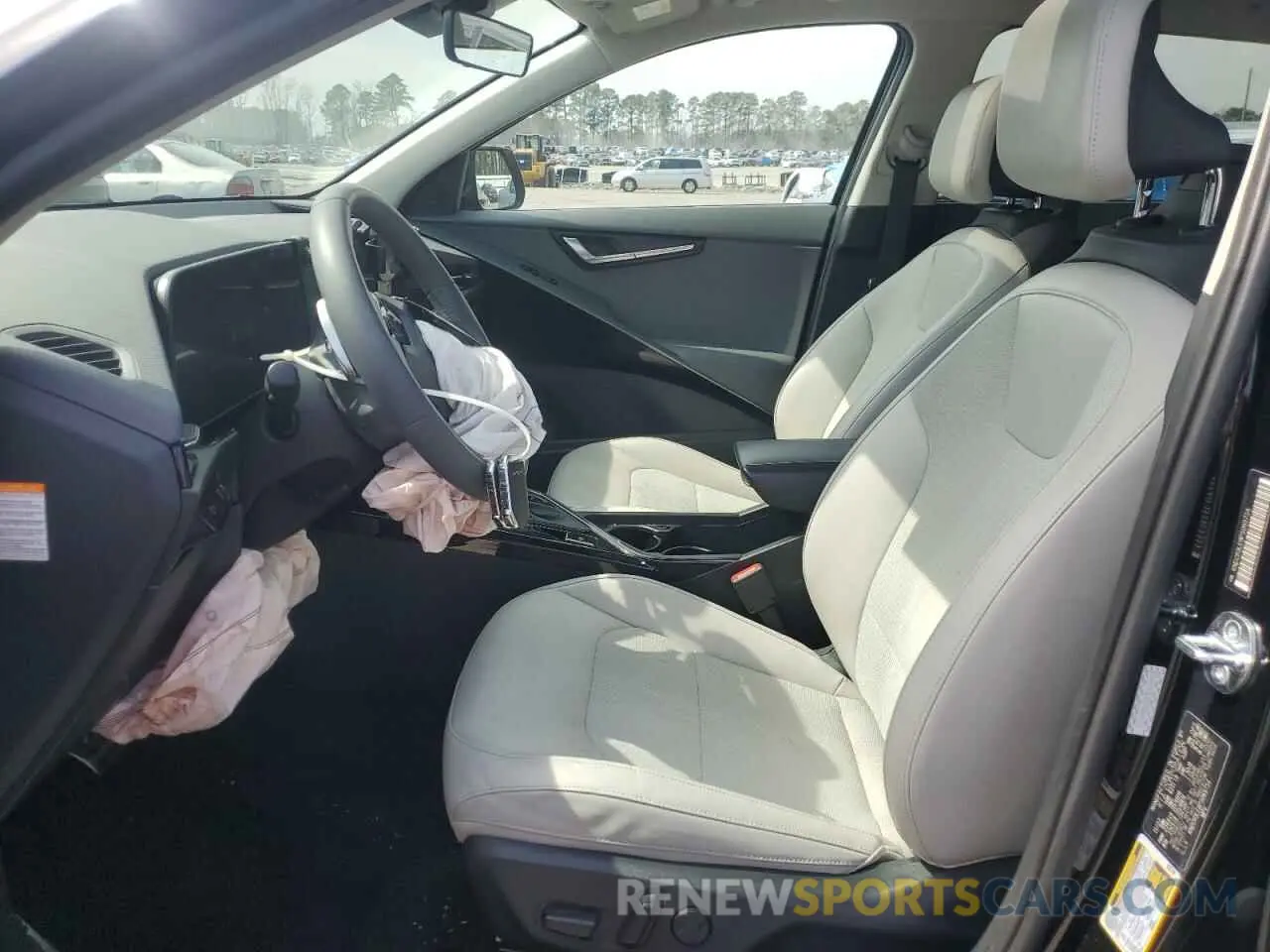 7 Photograph of a damaged car KNDCR3LE8P5069754 KIA NIRO 2023