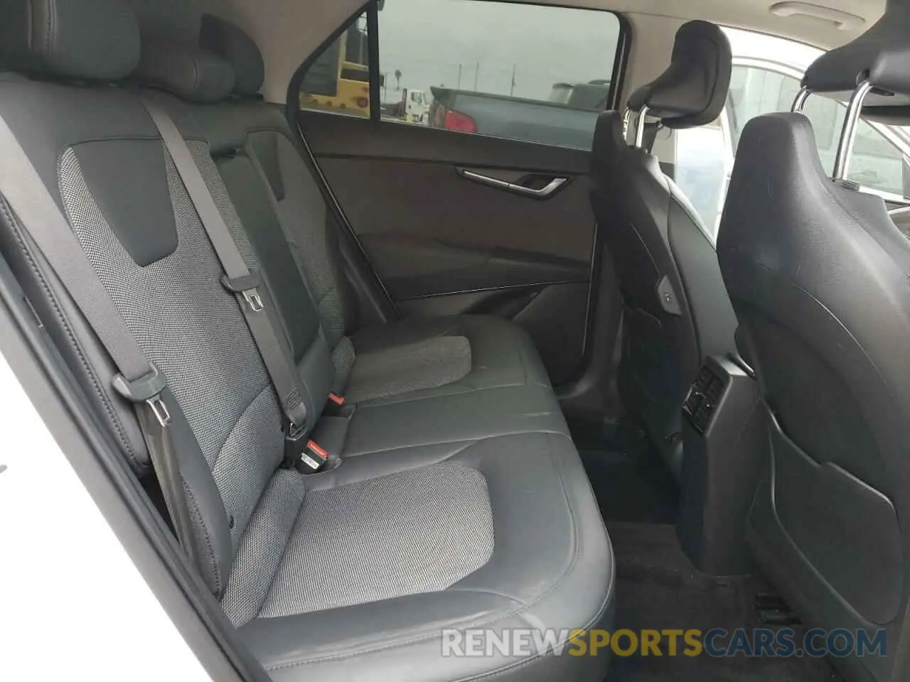 11 Фотография поврежденного автомобиля KNDCR3LEXP5043589 KIA NIRO 2023