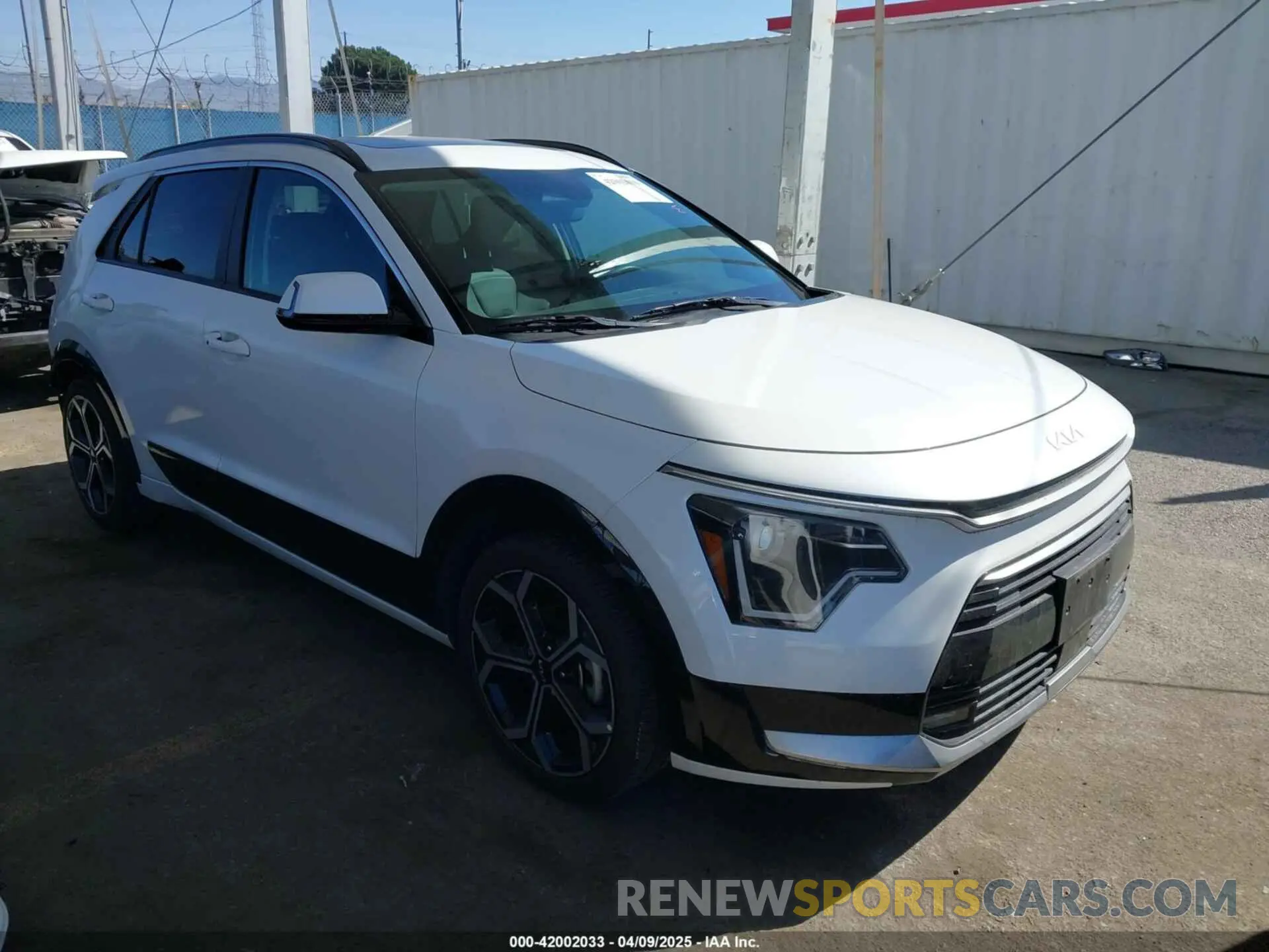 1 Photograph of a damaged car KNDCR3LEXP5043592 KIA NIRO 2023