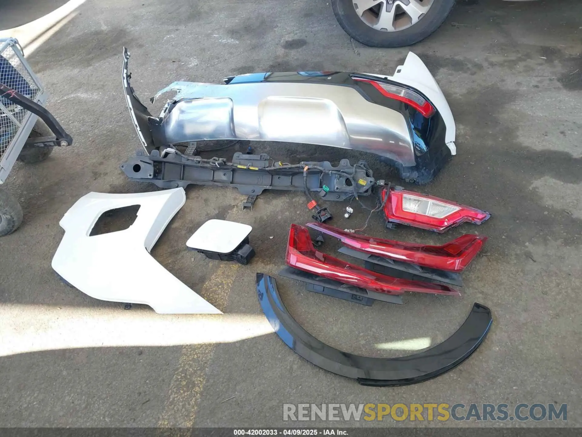 12 Photograph of a damaged car KNDCR3LEXP5043592 KIA NIRO 2023