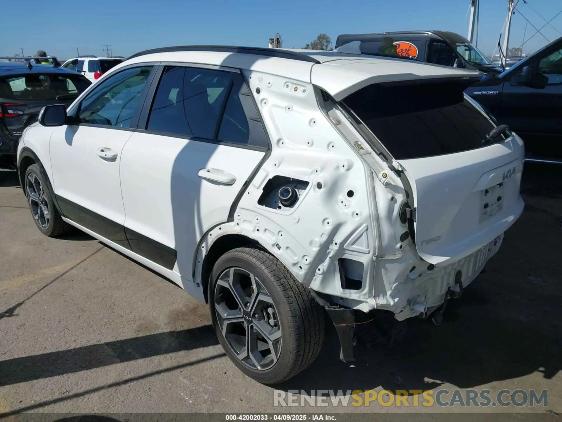 3 Photograph of a damaged car KNDCR3LEXP5043592 KIA NIRO 2023
