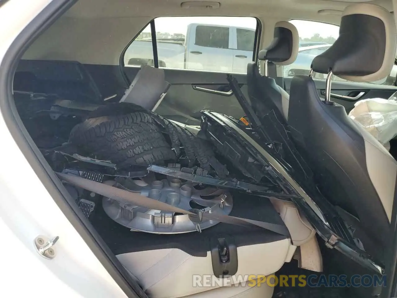 11 Photograph of a damaged car KNDCR3LEXP5058092 KIA NIRO 2023
