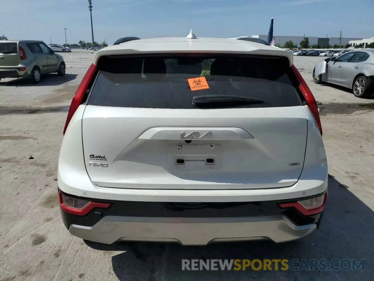 6 Photograph of a damaged car KNDCR3LEXP5058092 KIA NIRO 2023