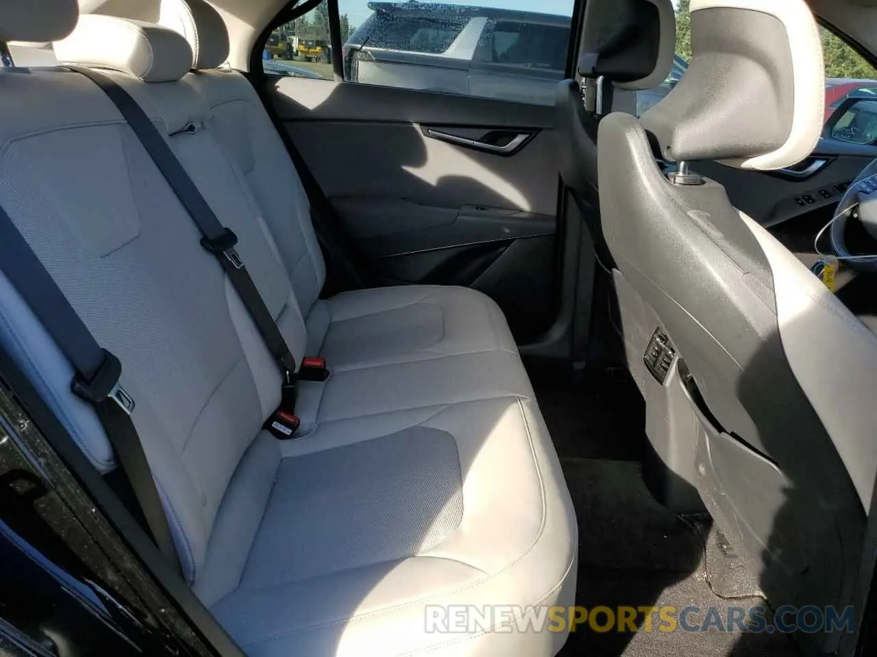 11 Photograph of a damaged car KNDCR3LEXP5063972 KIA NIRO 2023