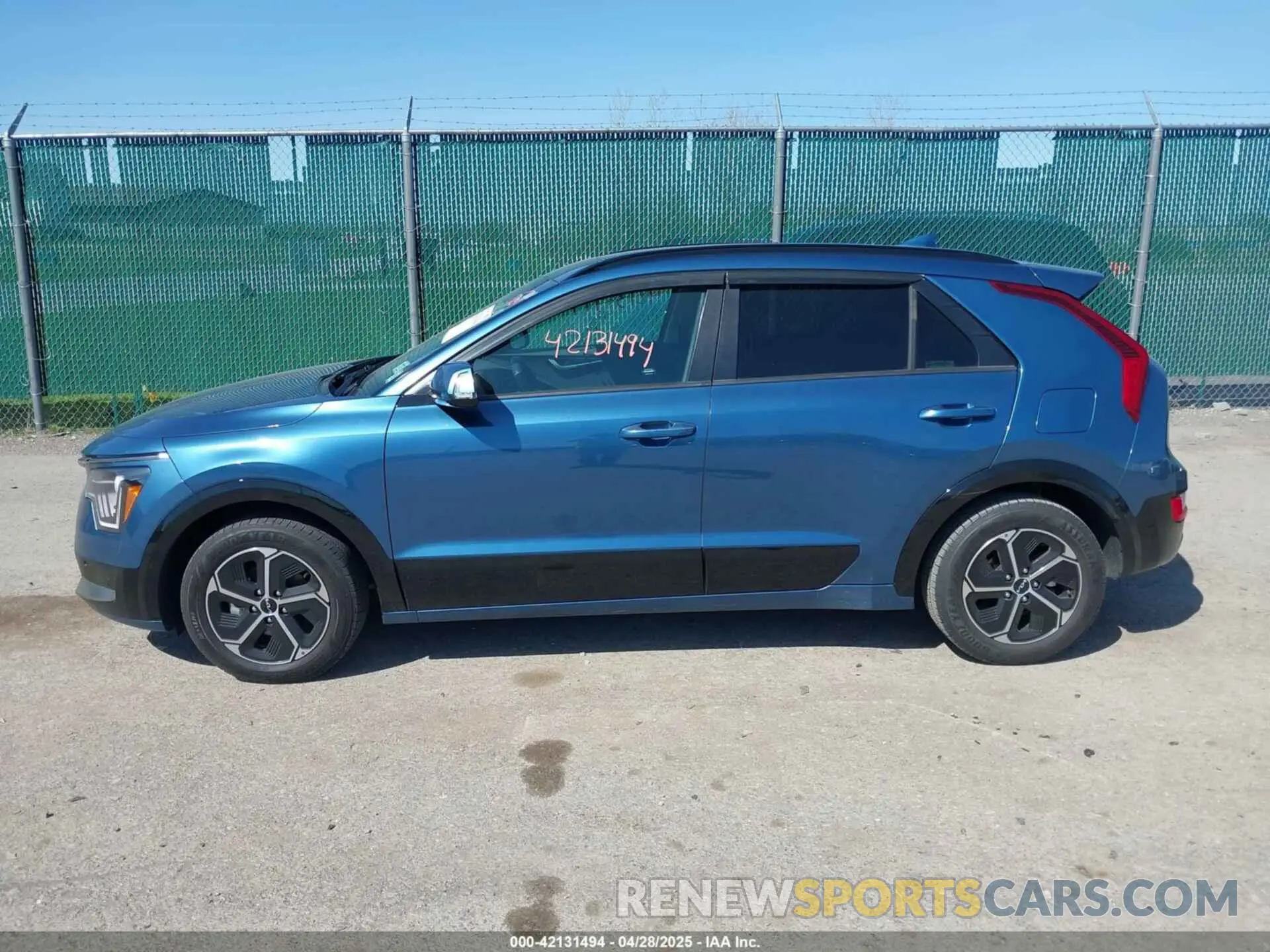 14 Photograph of a damaged car KNDCT3LE0P5061245 KIA NIRO 2023