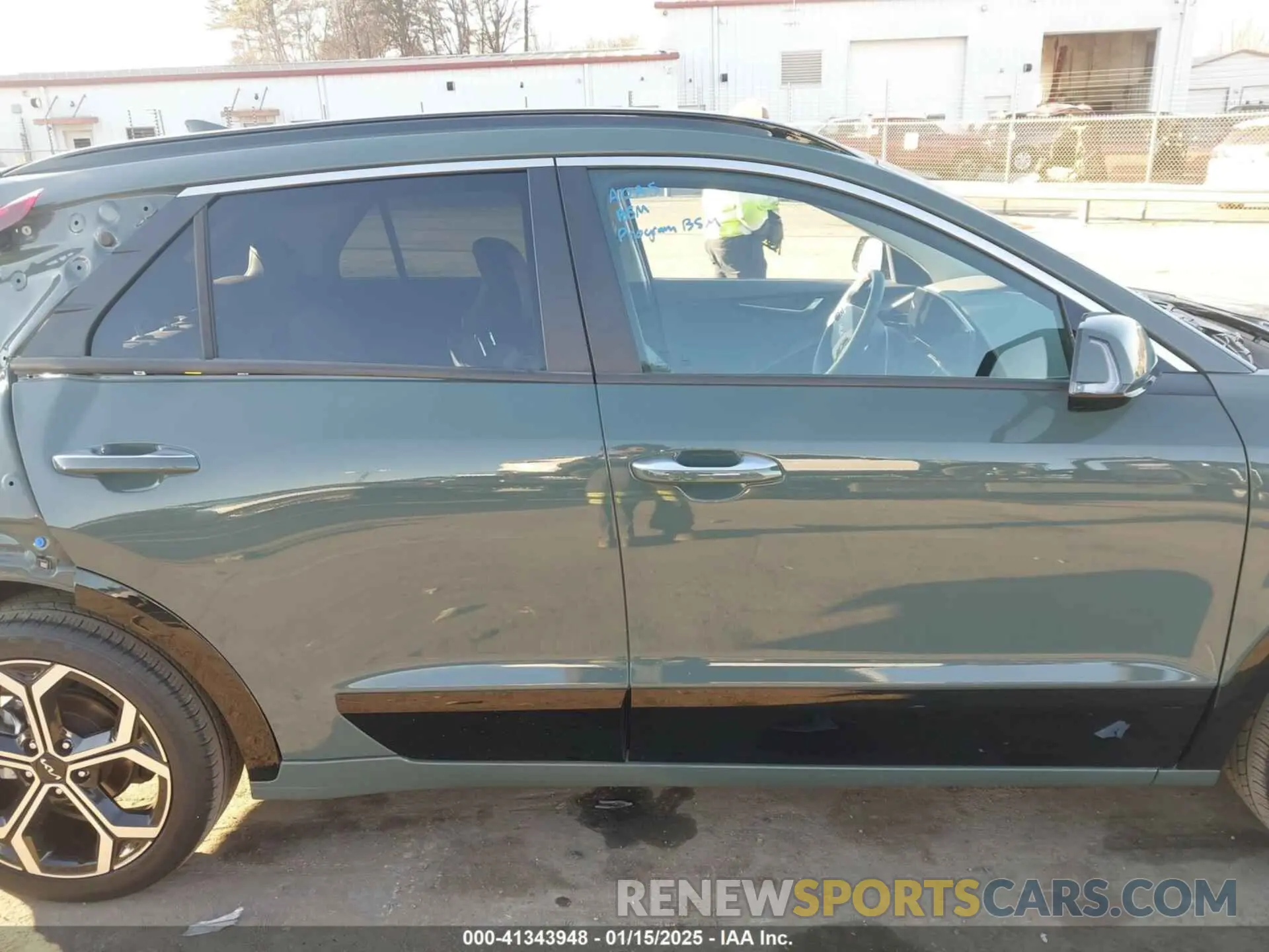 13 Фотография поврежденного автомобиля KNDCT3LE2P5039313 KIA NIRO 2023