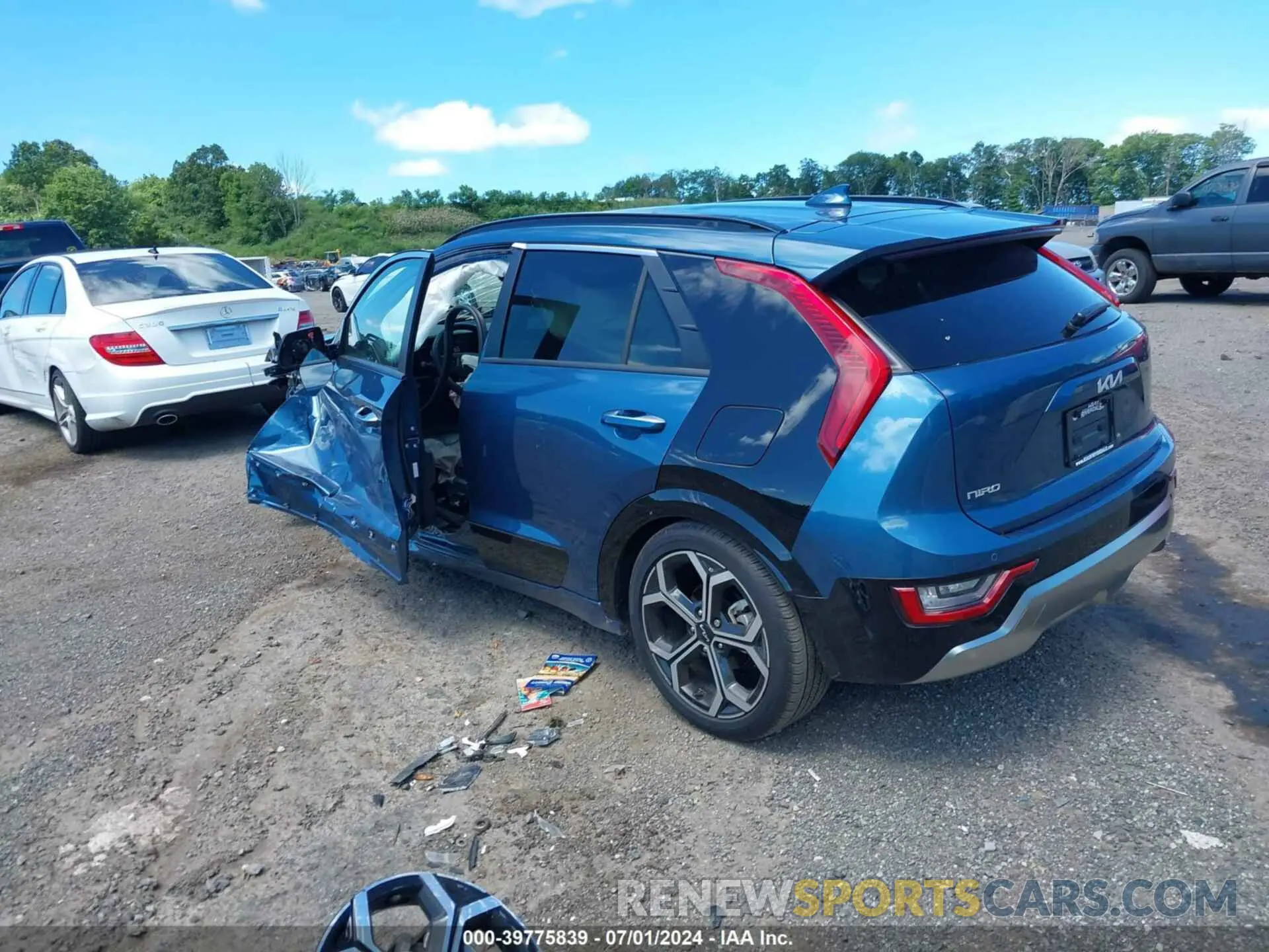 3 Фотография поврежденного автомобиля KNDCT3LE7P5038903 KIA NIRO 2023