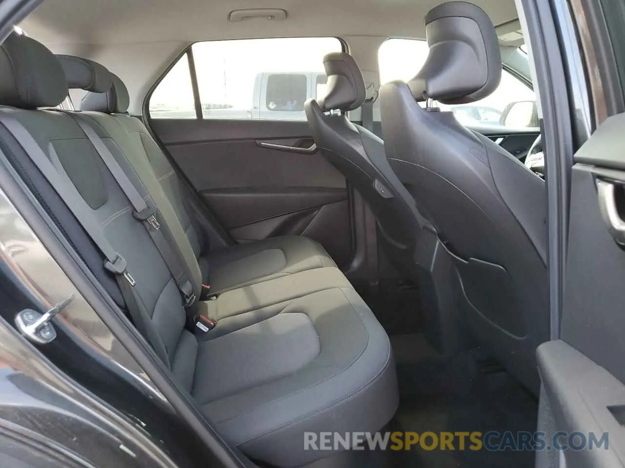 11 Фотография поврежденного автомобиля KNDCP3LE1R5121945 KIA NIRO 2024