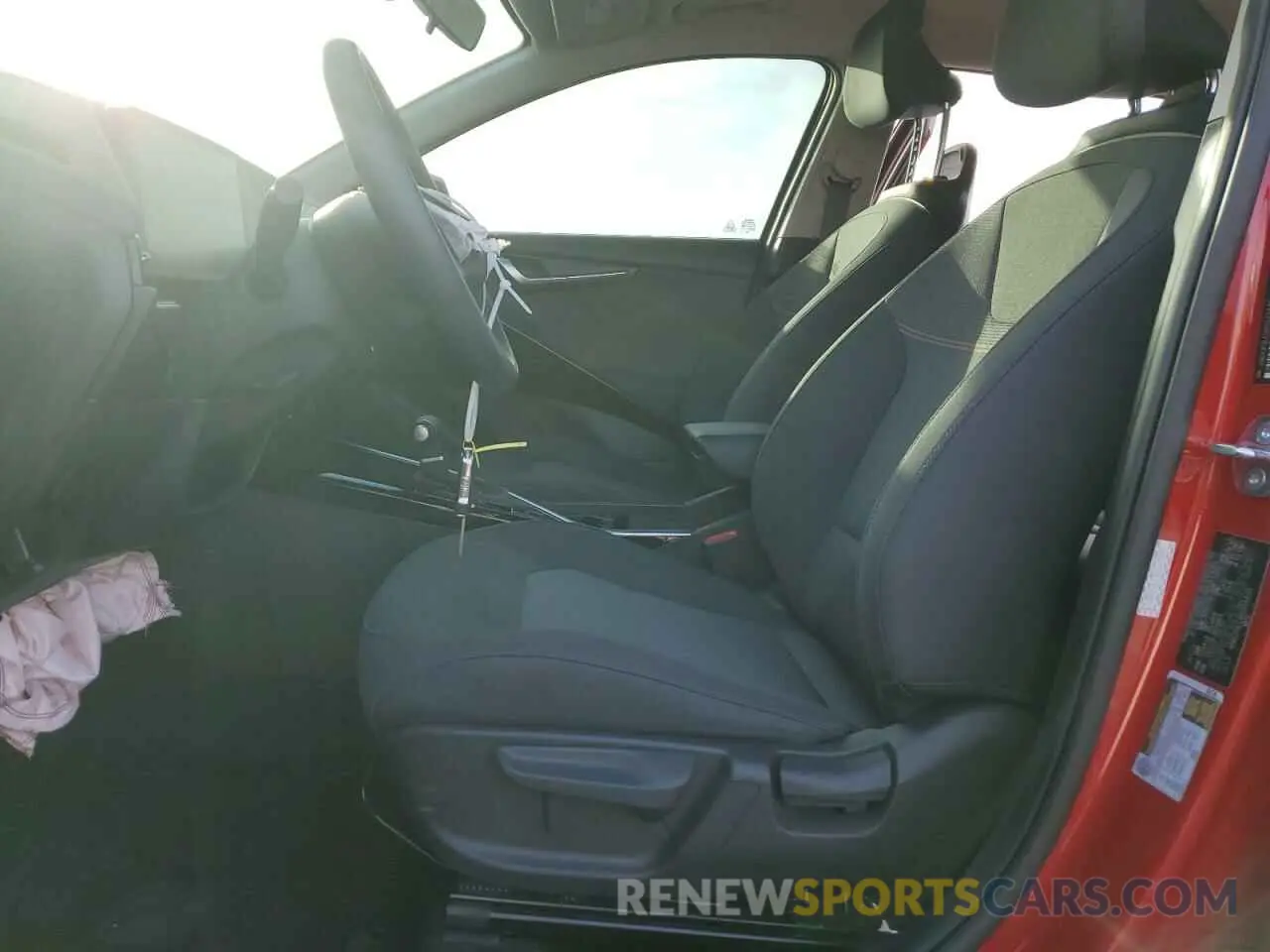 7 Photograph of a damaged car KNDCP3LE3R5125446 KIA NIRO 2024