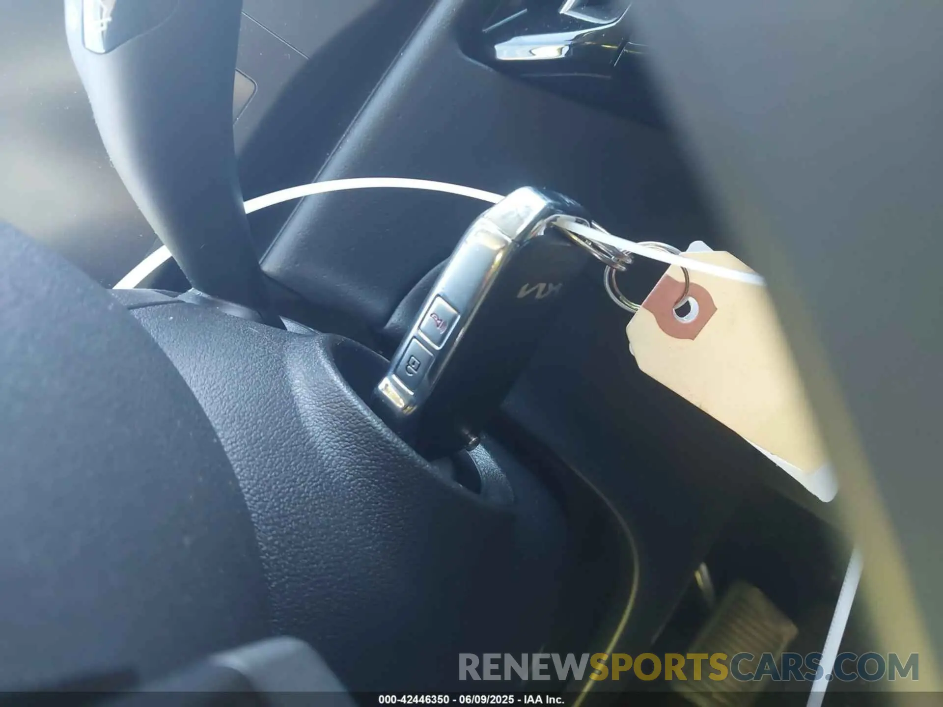 11 Photograph of a damaged car KNDCP3LE4R5152526 KIA NIRO 2024