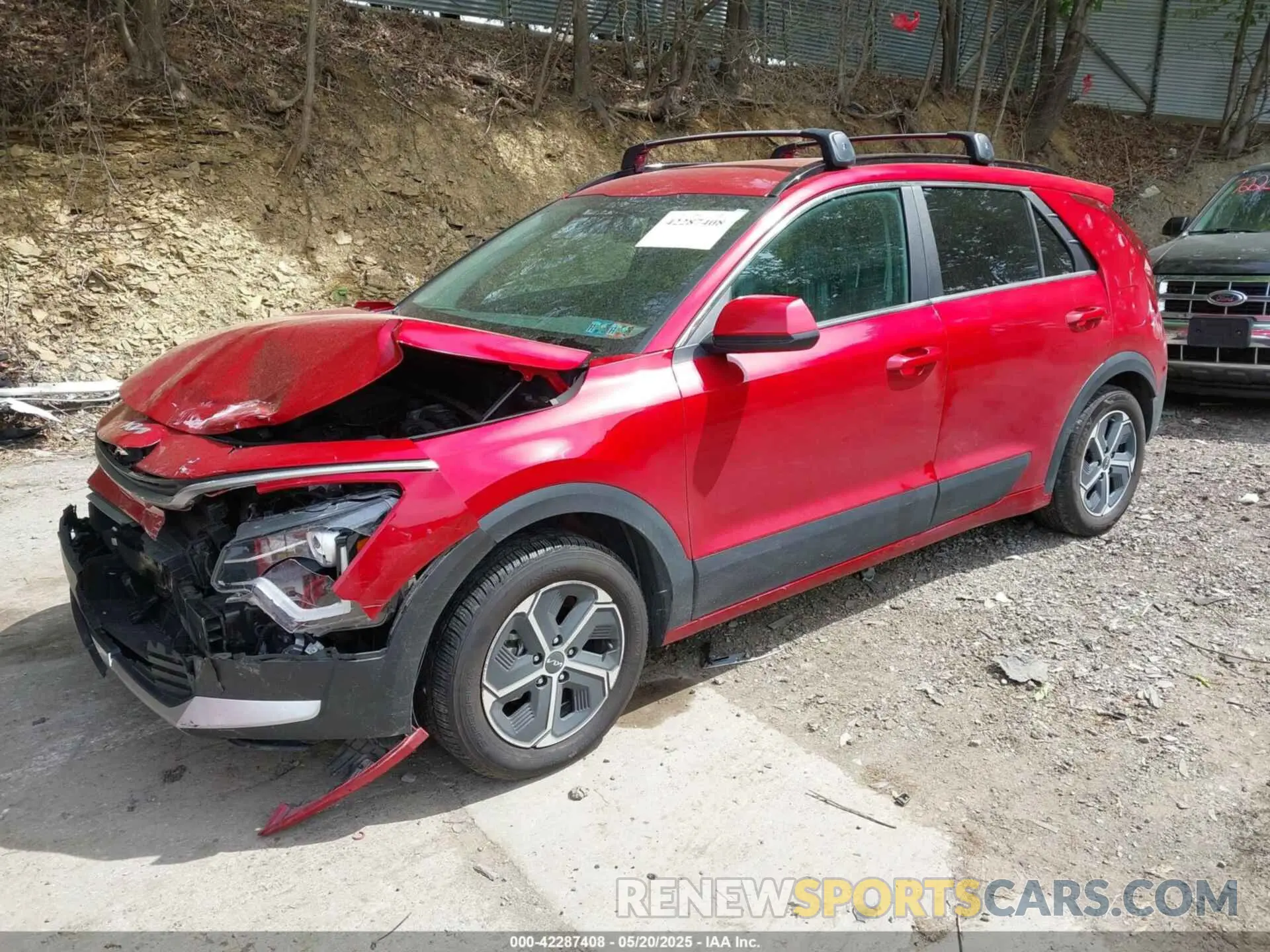 2 Photograph of a damaged car KNDCP3LE7R5133632 KIA NIRO 2024