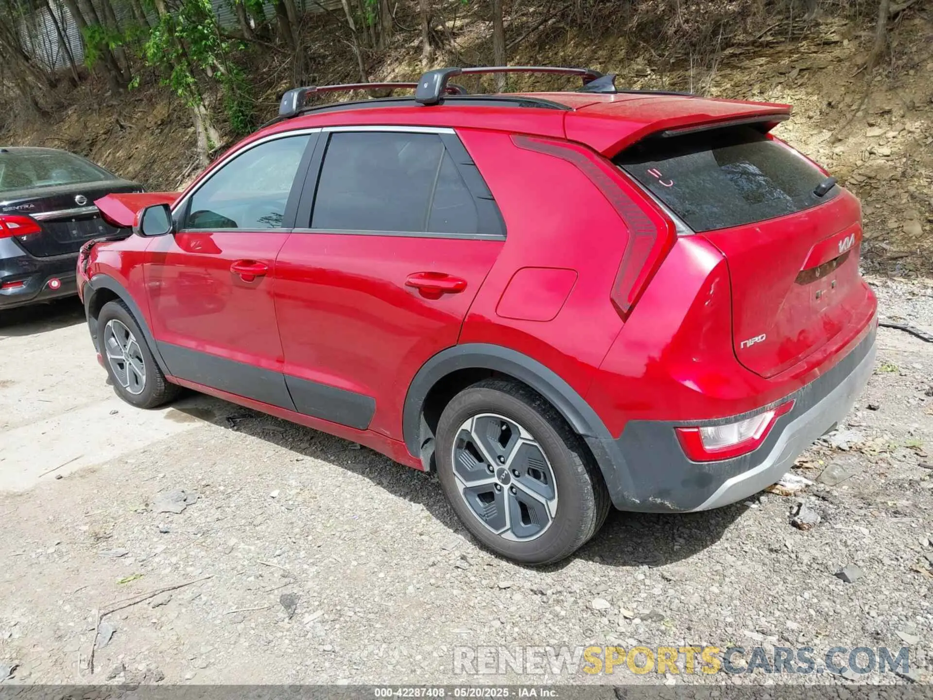 3 Photograph of a damaged car KNDCP3LE7R5133632 KIA NIRO 2024