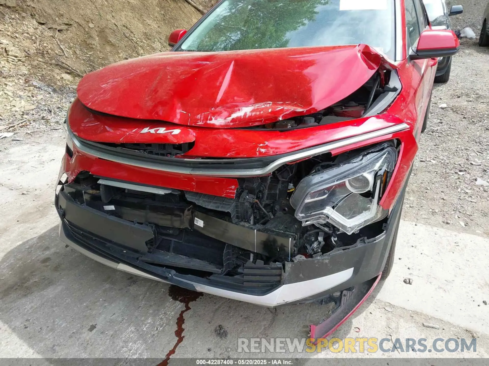 6 Photograph of a damaged car KNDCP3LE7R5133632 KIA NIRO 2024