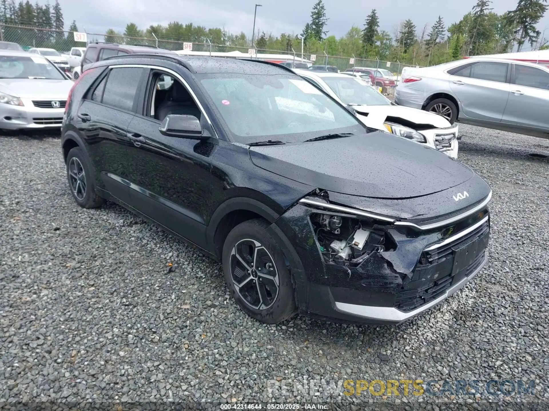 1 Photograph of a damaged car KNDCR3LE0R5144708 KIA NIRO 2024