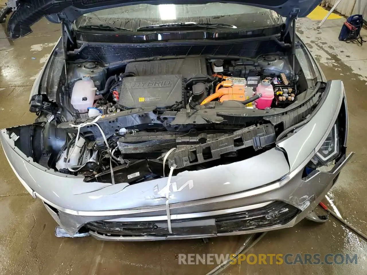 11 Photograph of a damaged car KNDCR3LE1R5164059 KIA NIRO 2024