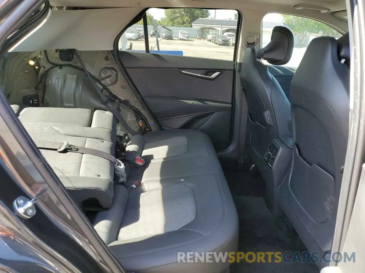 11 Photograph of a damaged car KNDCR3LE2R5156634 KIA NIRO 2024