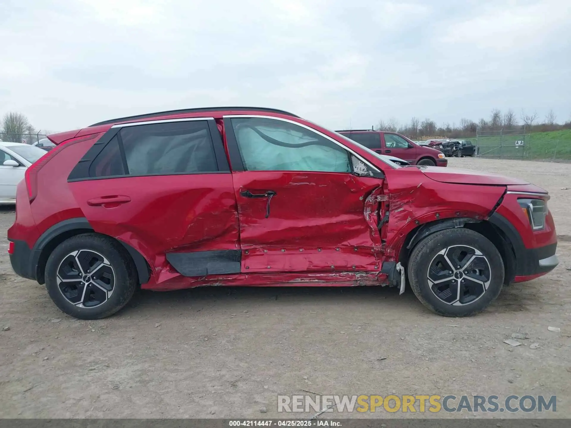 14 Фотография поврежденного автомобиля KNDCR3LE2R5177242 KIA NIRO 2024