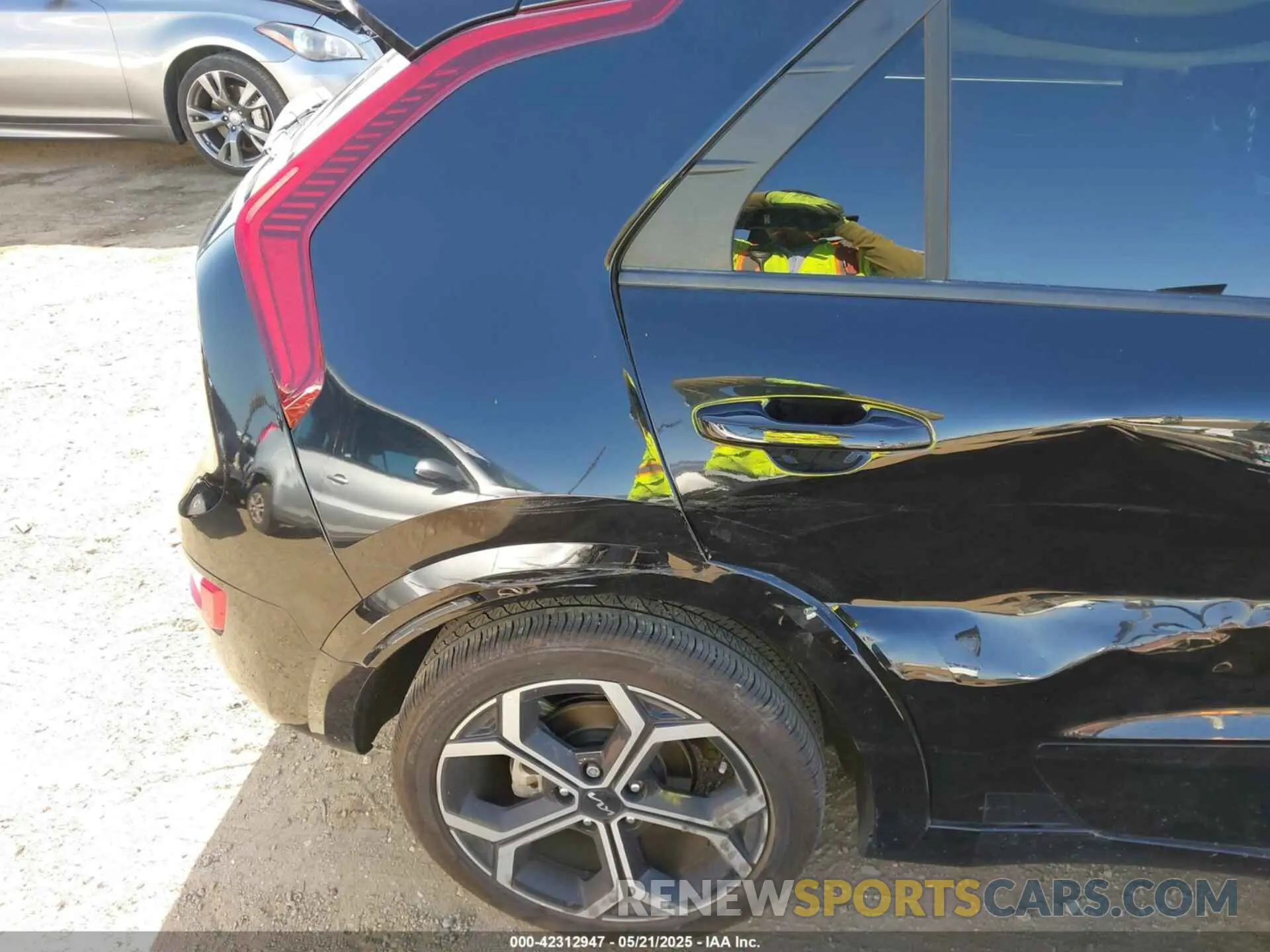 18 Фотография поврежденного автомобиля KNDCR3LE3R5152124 KIA NIRO 2024