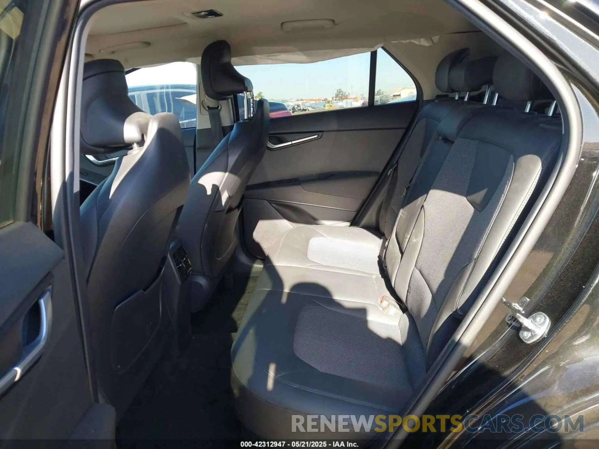 8 Фотография поврежденного автомобиля KNDCR3LE3R5152124 KIA NIRO 2024