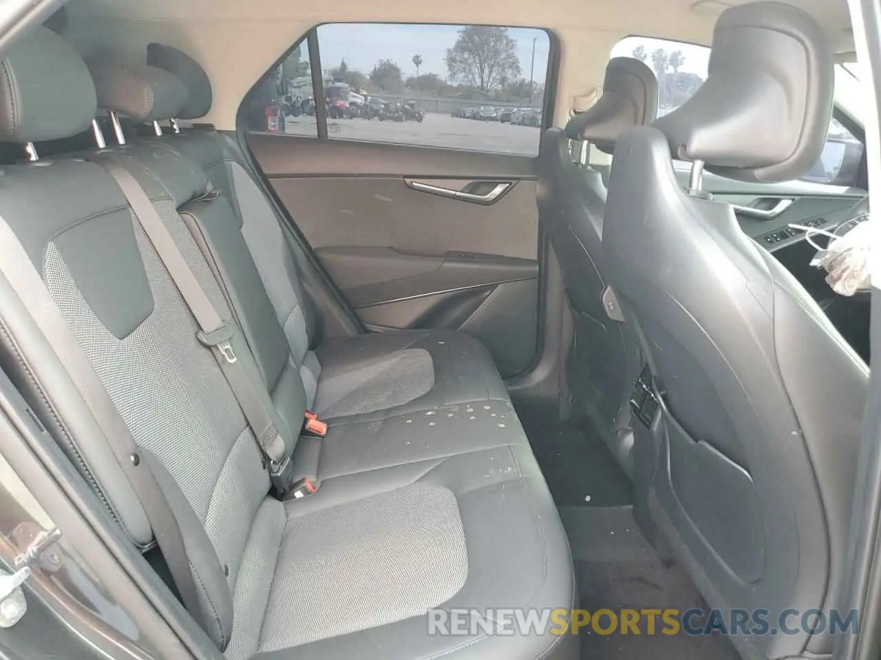 11 Photograph of a damaged car KNDCR3LE5R5187389 KIA NIRO 2024