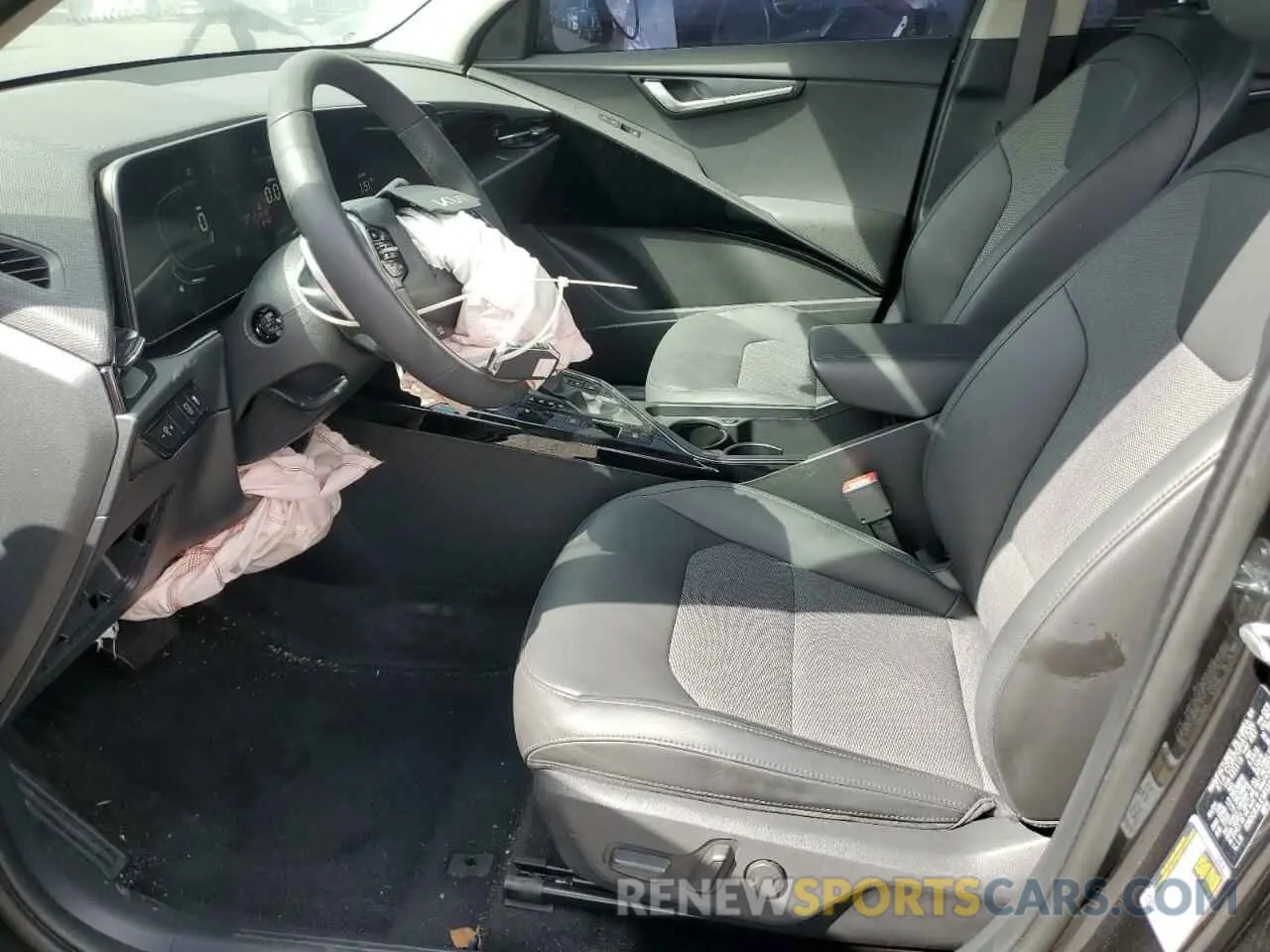 7 Photograph of a damaged car KNDCR3LE5R5187389 KIA NIRO 2024