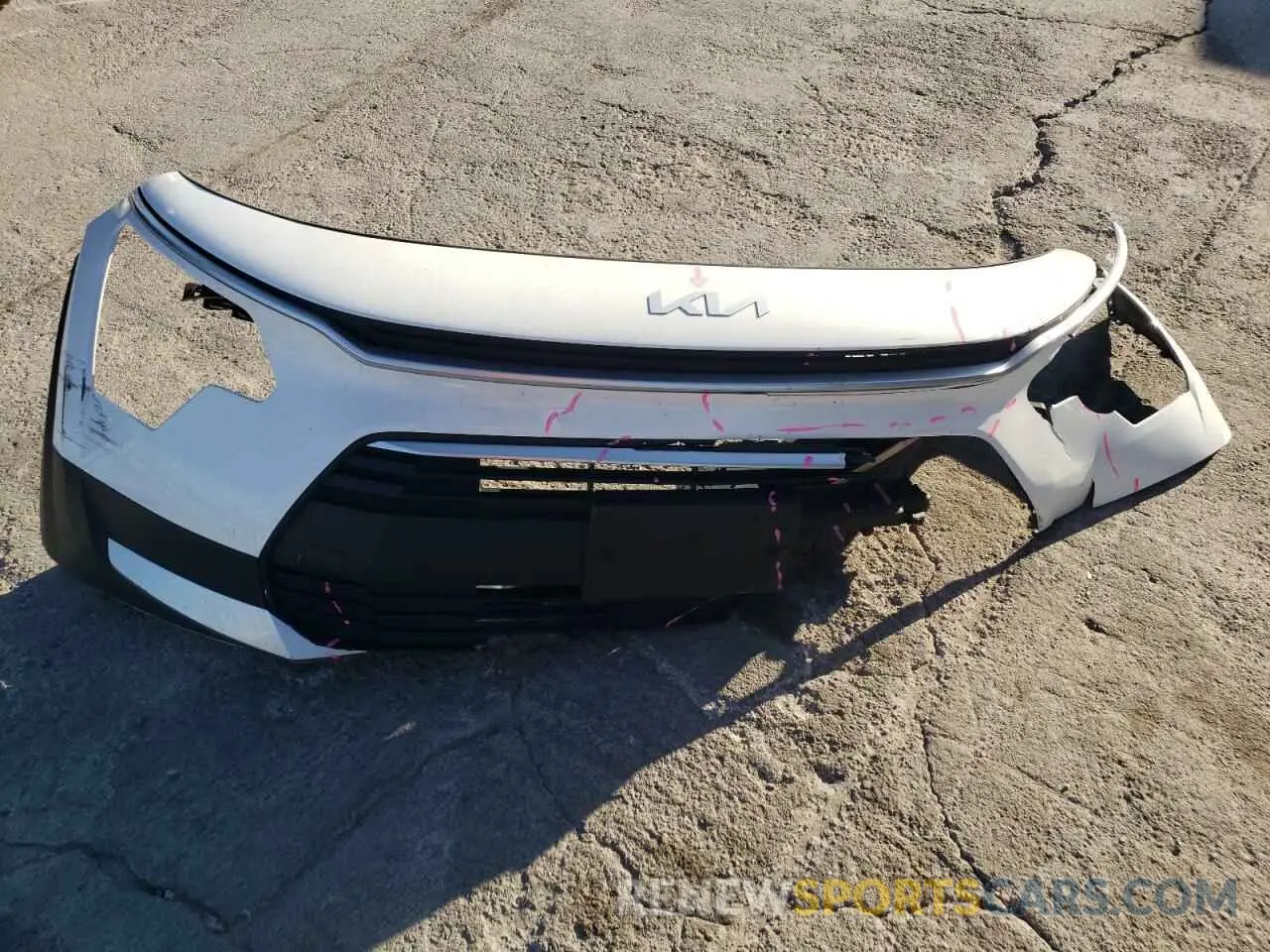 14 Photograph of a damaged car KNDCR3LE7R5148948 KIA NIRO 2024