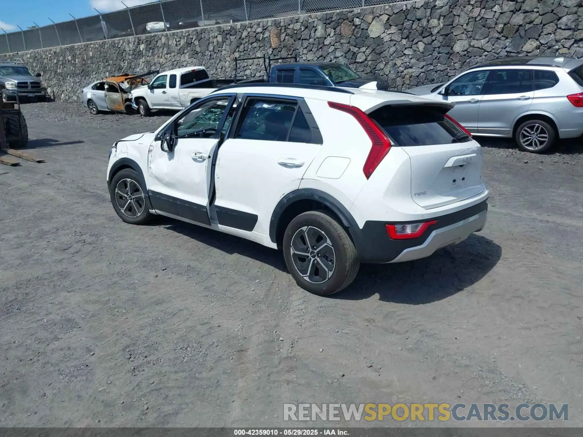 3 Фотография поврежденного автомобиля KNDCR3LE7R5187474 KIA NIRO 2024