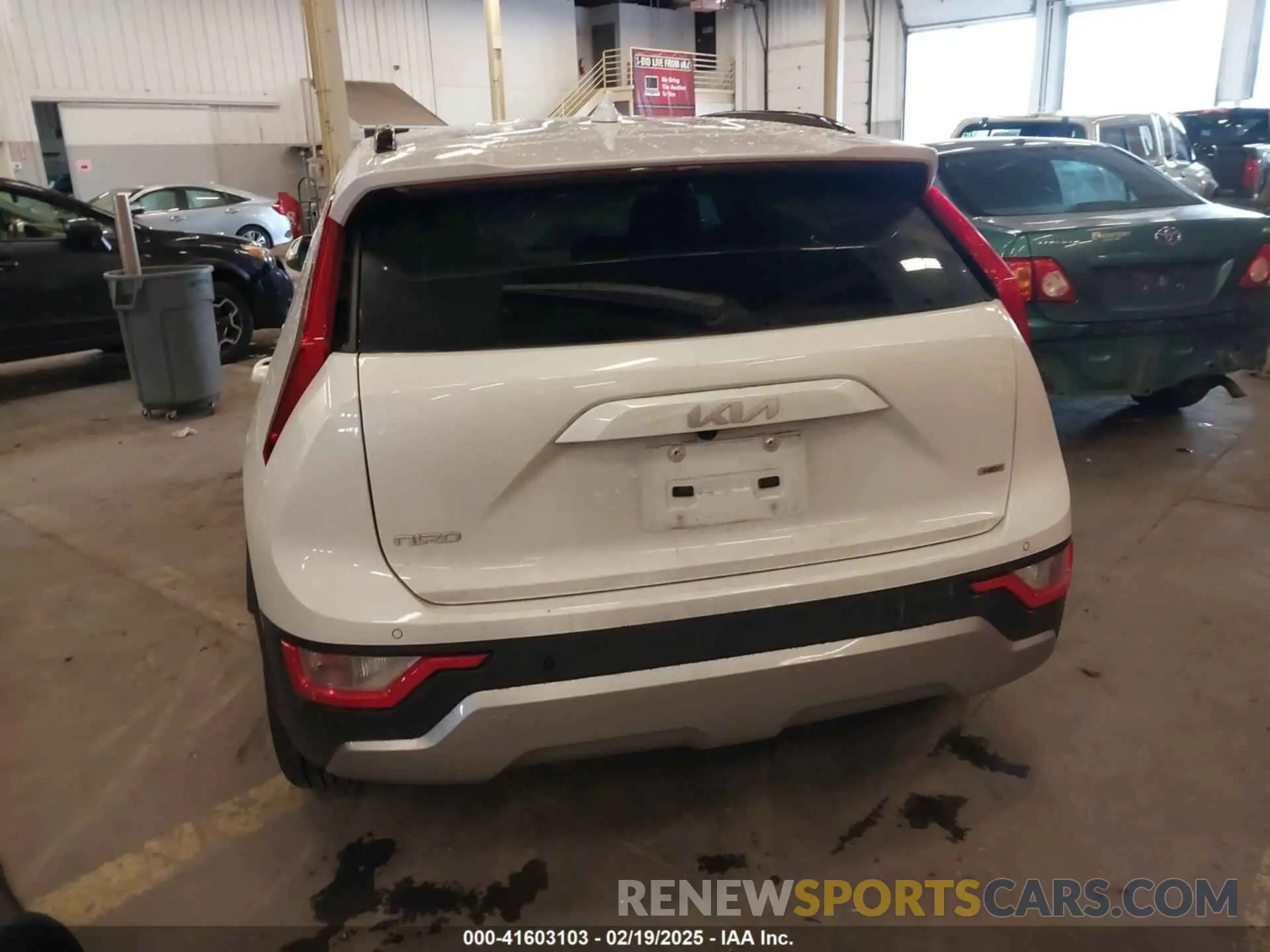 17 Фотография поврежденного автомобиля KNDCR3LE8R5127624 KIA NIRO 2024
