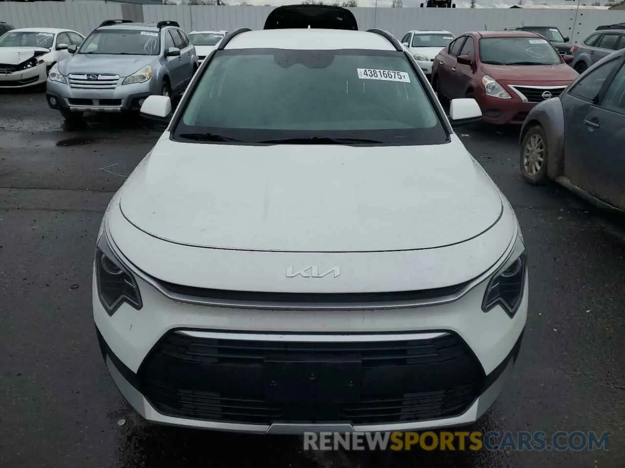 5 Photograph of a damaged car KNDCS3LF1R5173728 KIA NIRO 2024