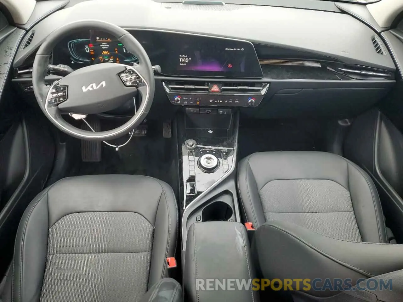 8 Photograph of a damaged car KNDCS3LF1R5173728 KIA NIRO 2024